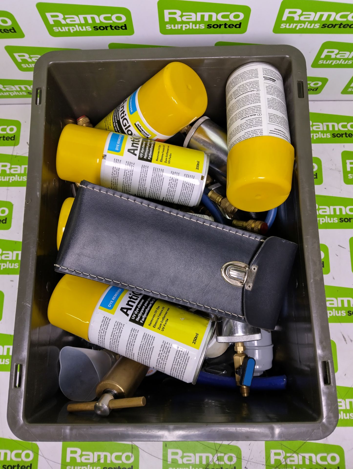 Air conditioning/refrigeration equipment - filter driers, UV dye cleaner aerosol cans & more - Bild 3 aus 4