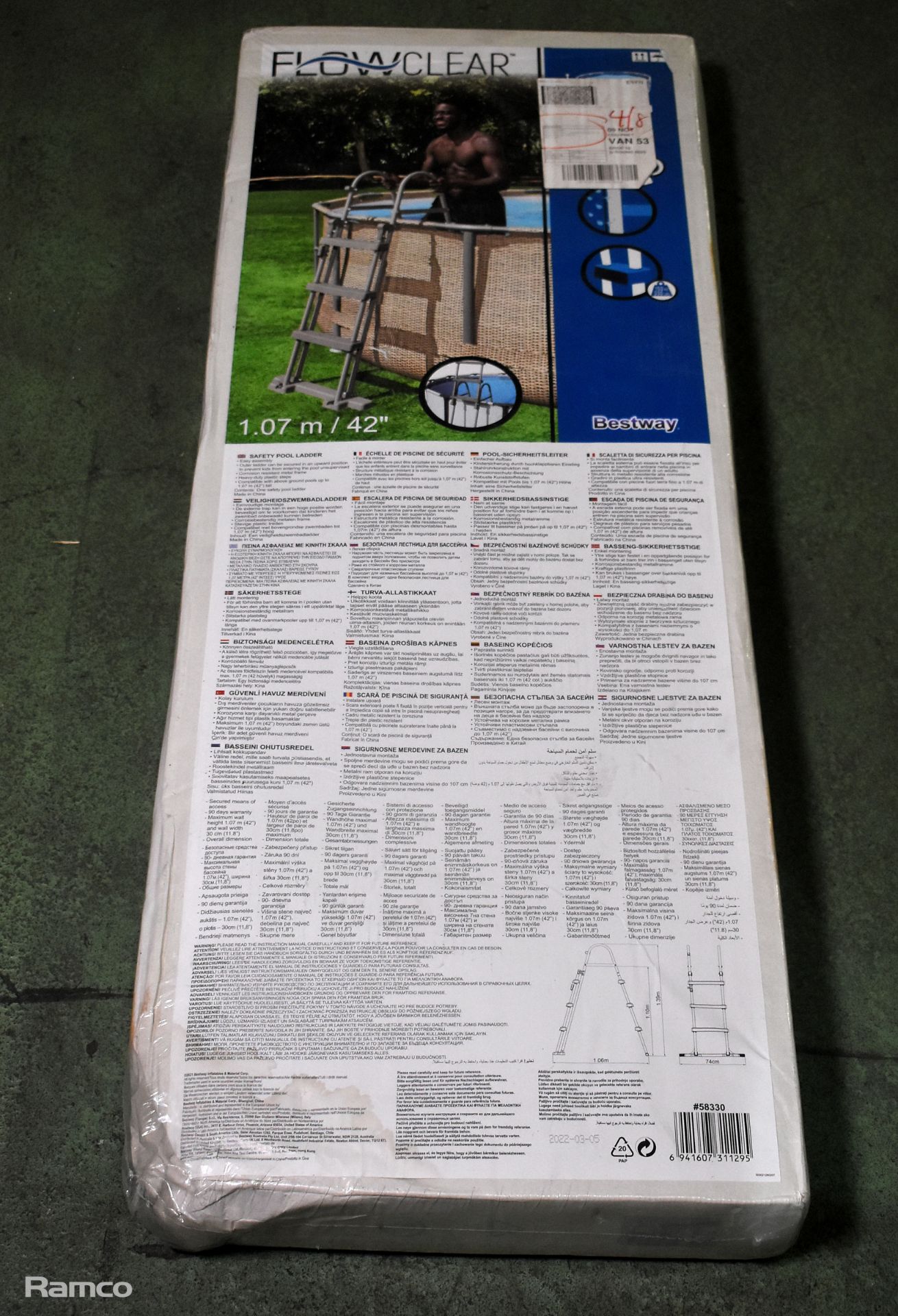 Bestway Flowclear 42 inch 4-step pool ladder - Image 3 of 5