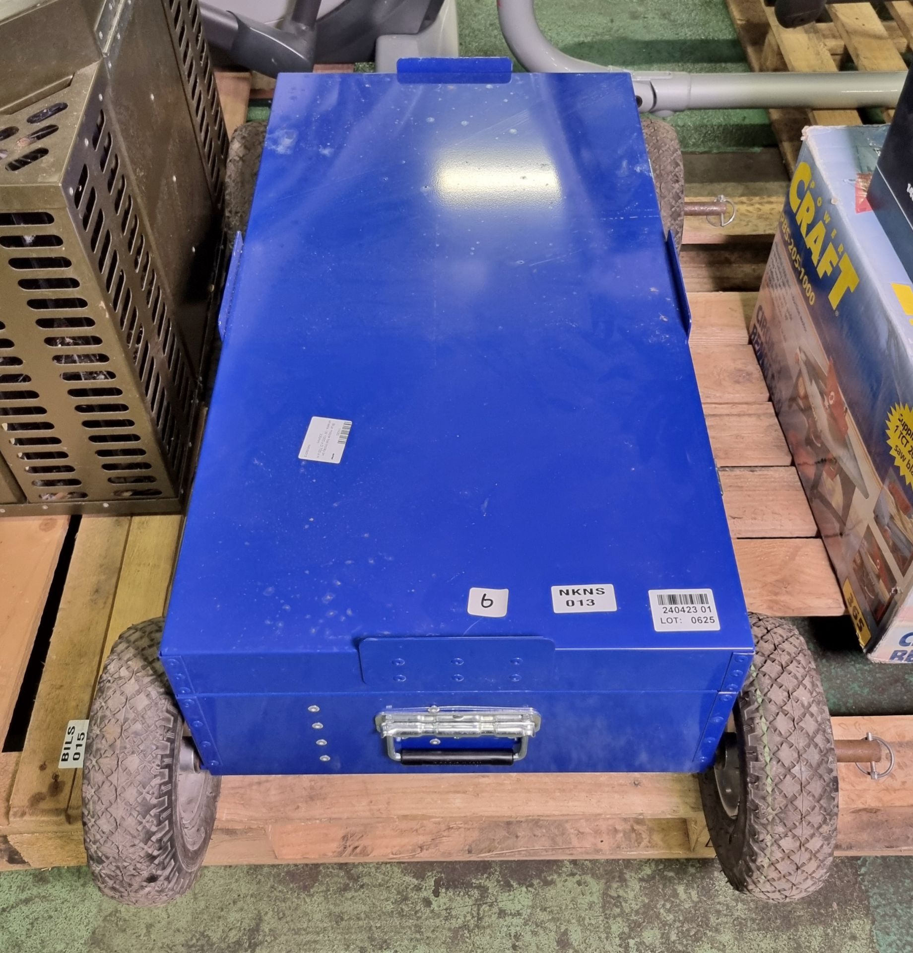 Blue mobile tool trolley on wheels - W 1000 x D 700 x H 330mm