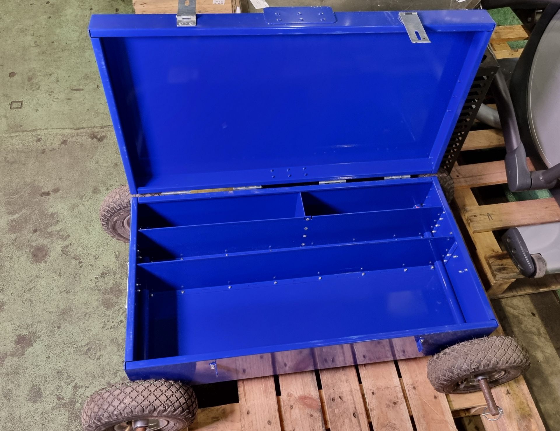 Blue mobile tool trolley on wheels - W 1000 x D 700 x H 330mm - Image 4 of 5