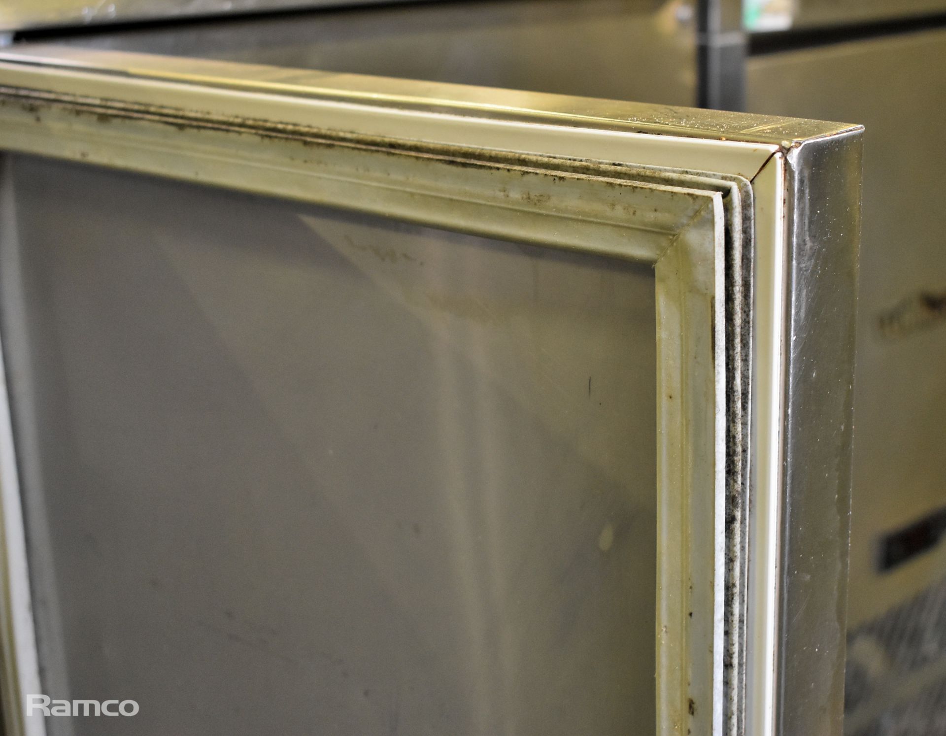 Blizzard stainless steel double door counter fridge - W 1560 x D 700 x H 860mm - Image 6 of 7