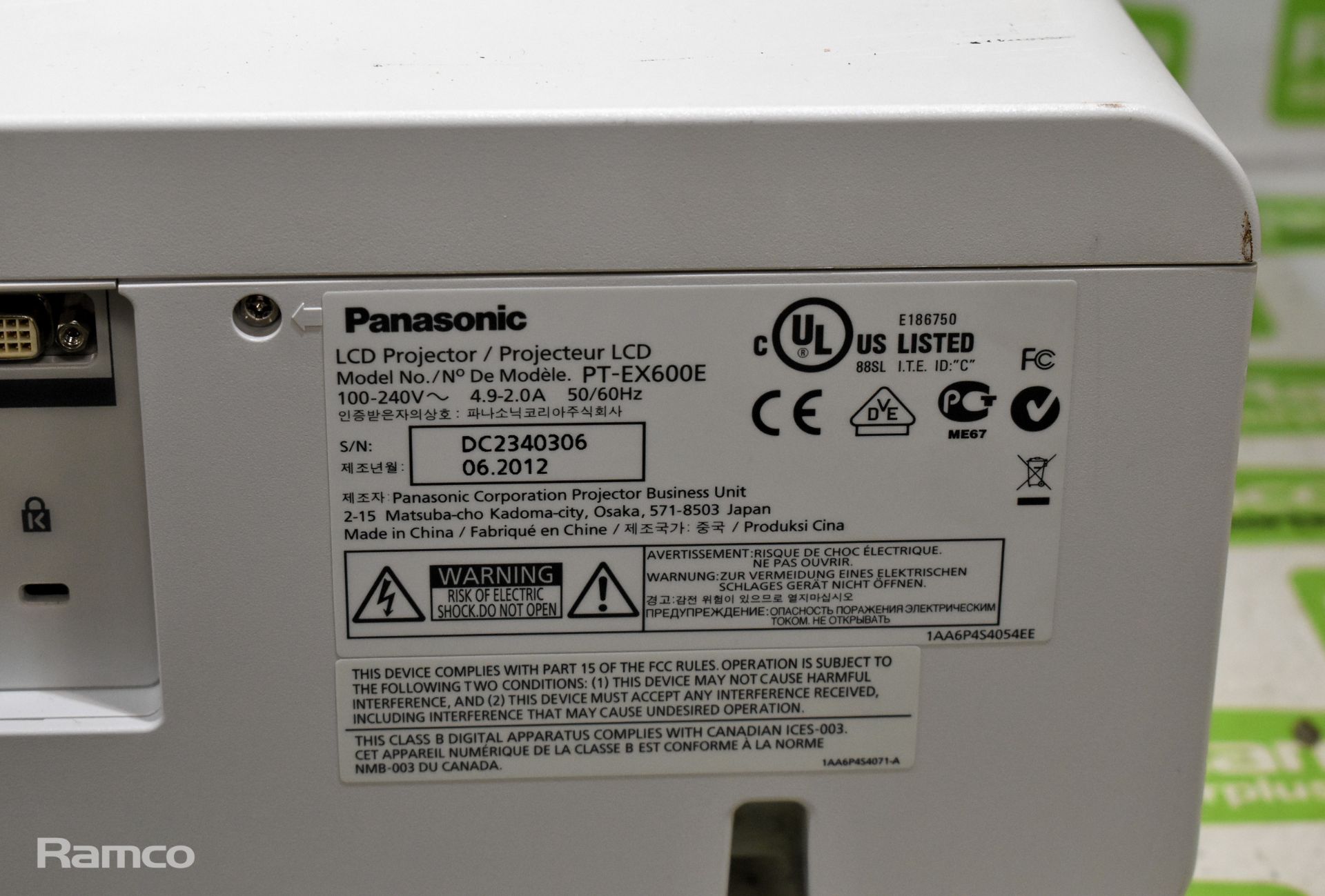 Panasonic PT-EX600 Projector, NO ZOOM or FOCUS - includes flying bracket, lead and flight case - Image 6 of 8
