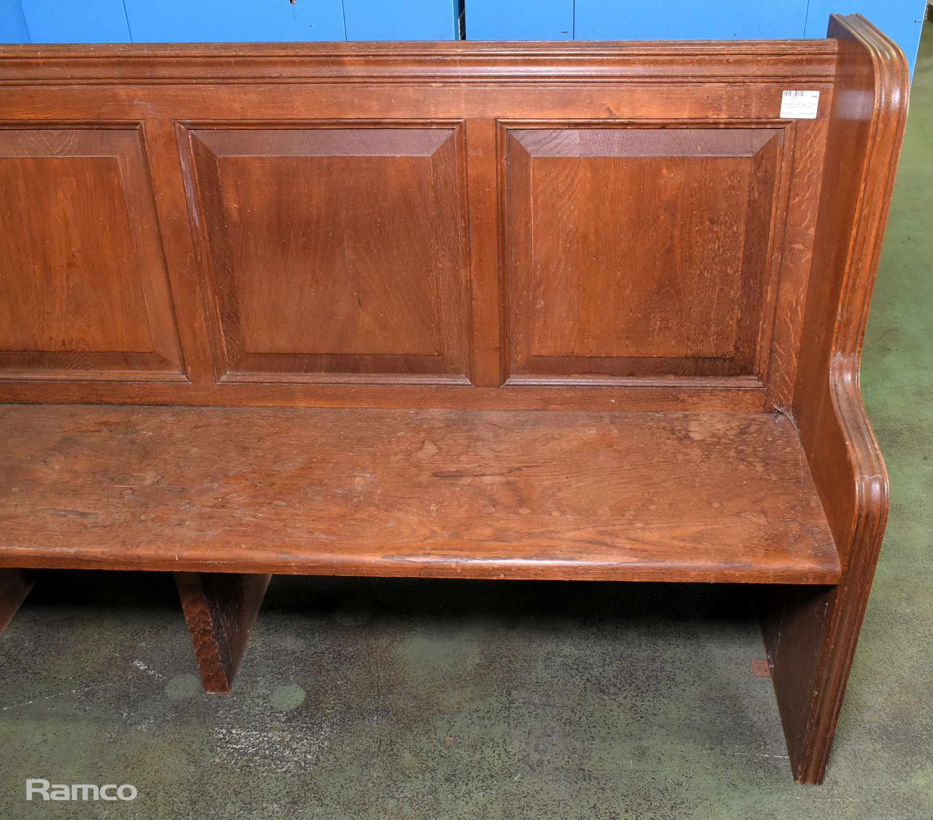 Wooden church pew - L 2500 x W 500 x H 1070mm - Image 4 of 6