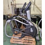 Matrix E-1X elliptical cross trainer - Slight rust on cross bars L 178 x W 74 x H 174cm