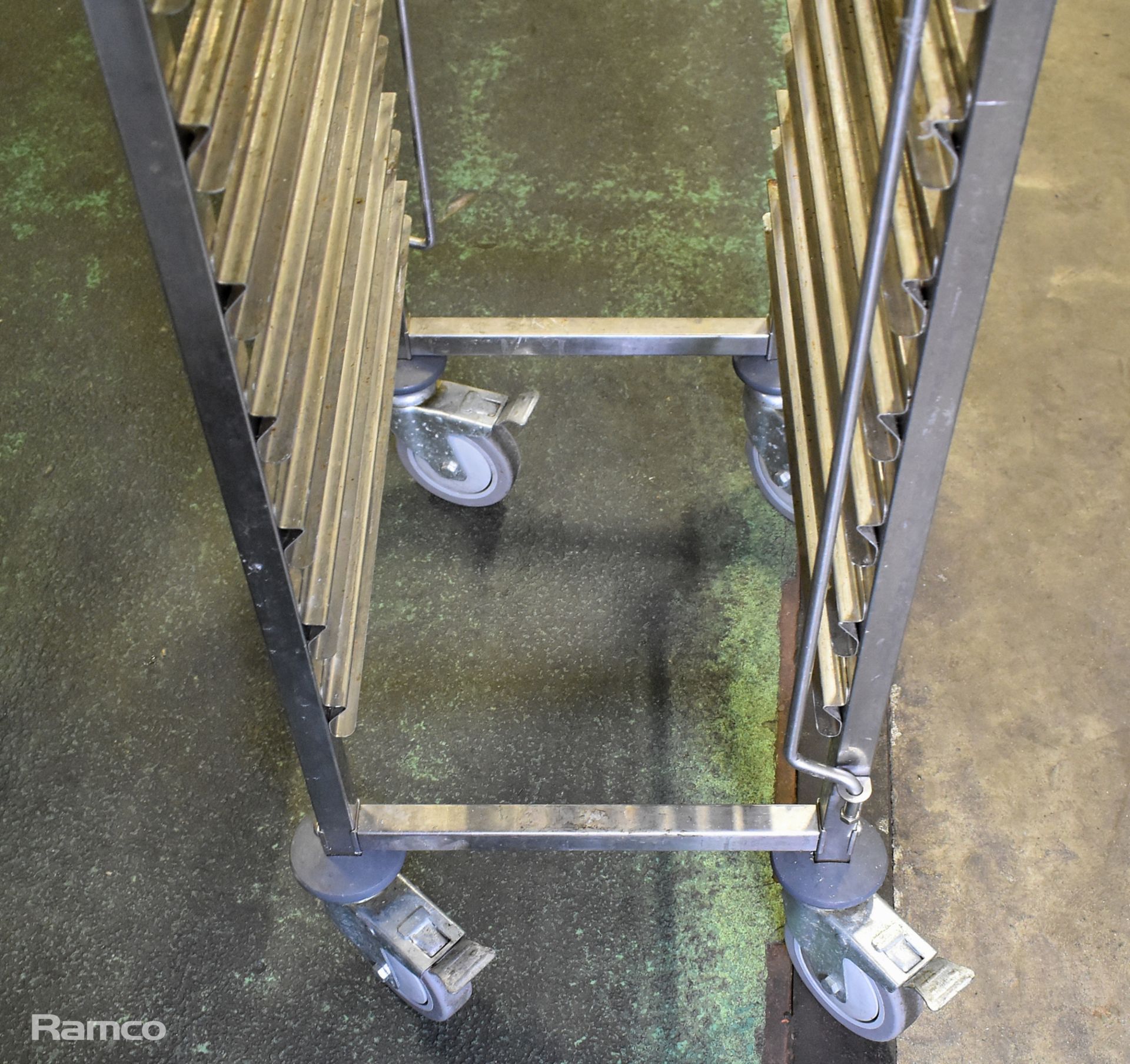 Stainless steel 15 tier tray/rack trolley - L 650 x W 450 x H 1750mm - Bild 3 aus 3