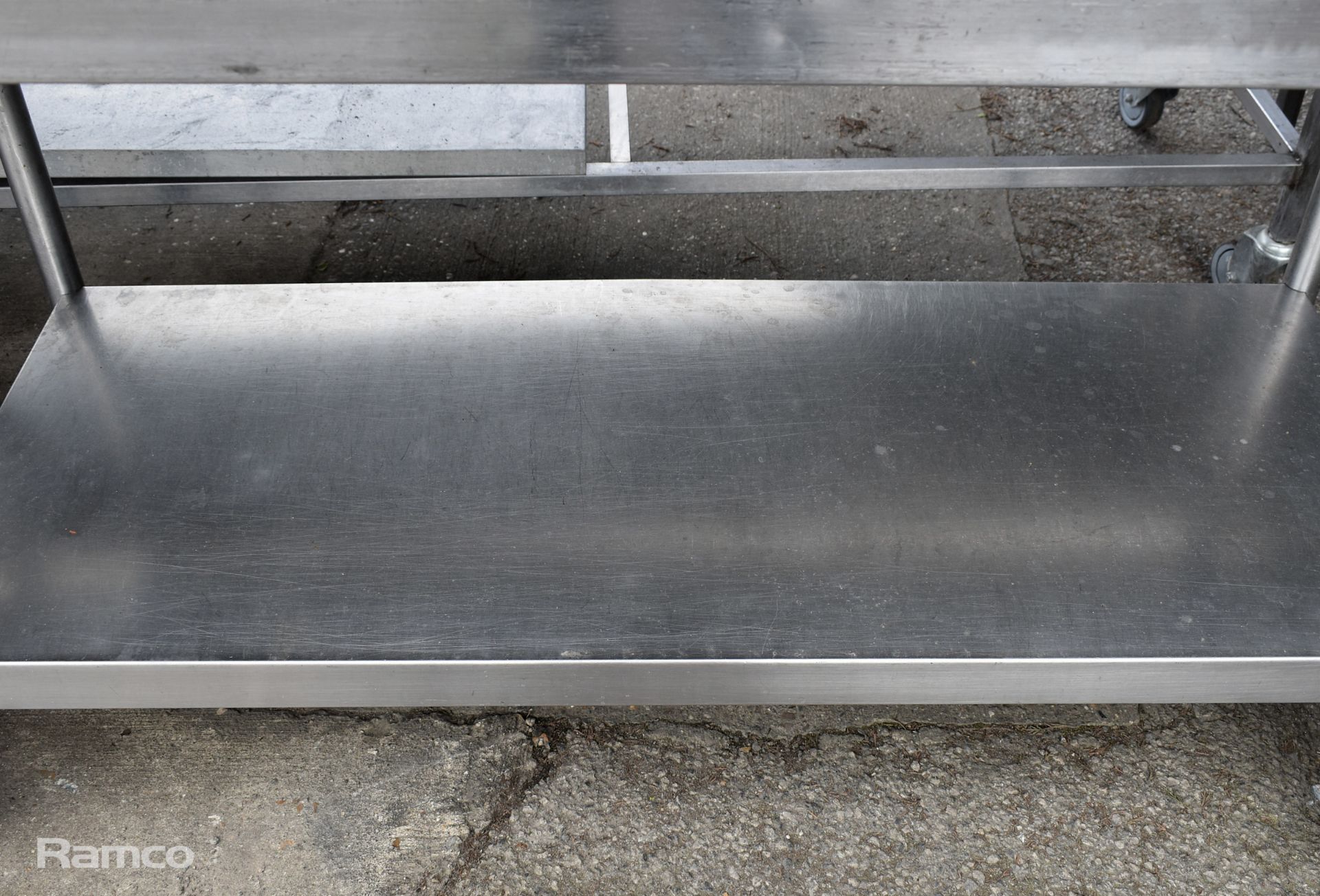 Stainless steel table on castors - W 1400 x D 700 x H 880mm - Image 3 of 3