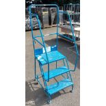 Klime-Ezee 3 tread mobile steps - platform height 750mm - W 585 x D 800 x H 1750mm - BLUE