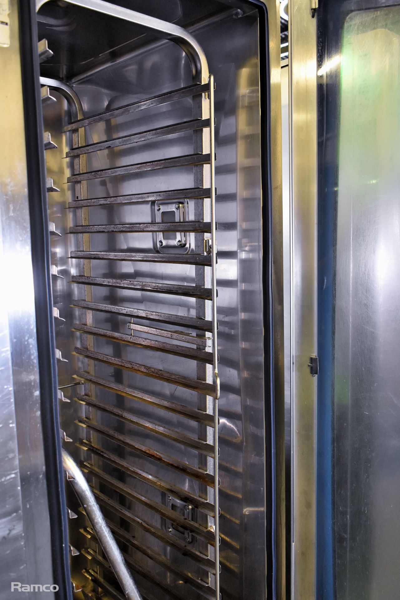 Rational CombiMaster Plus CMP 201G stainless steel 20 grid combi oven - W 880 x D 1000 x H 1850mm - Image 5 of 8