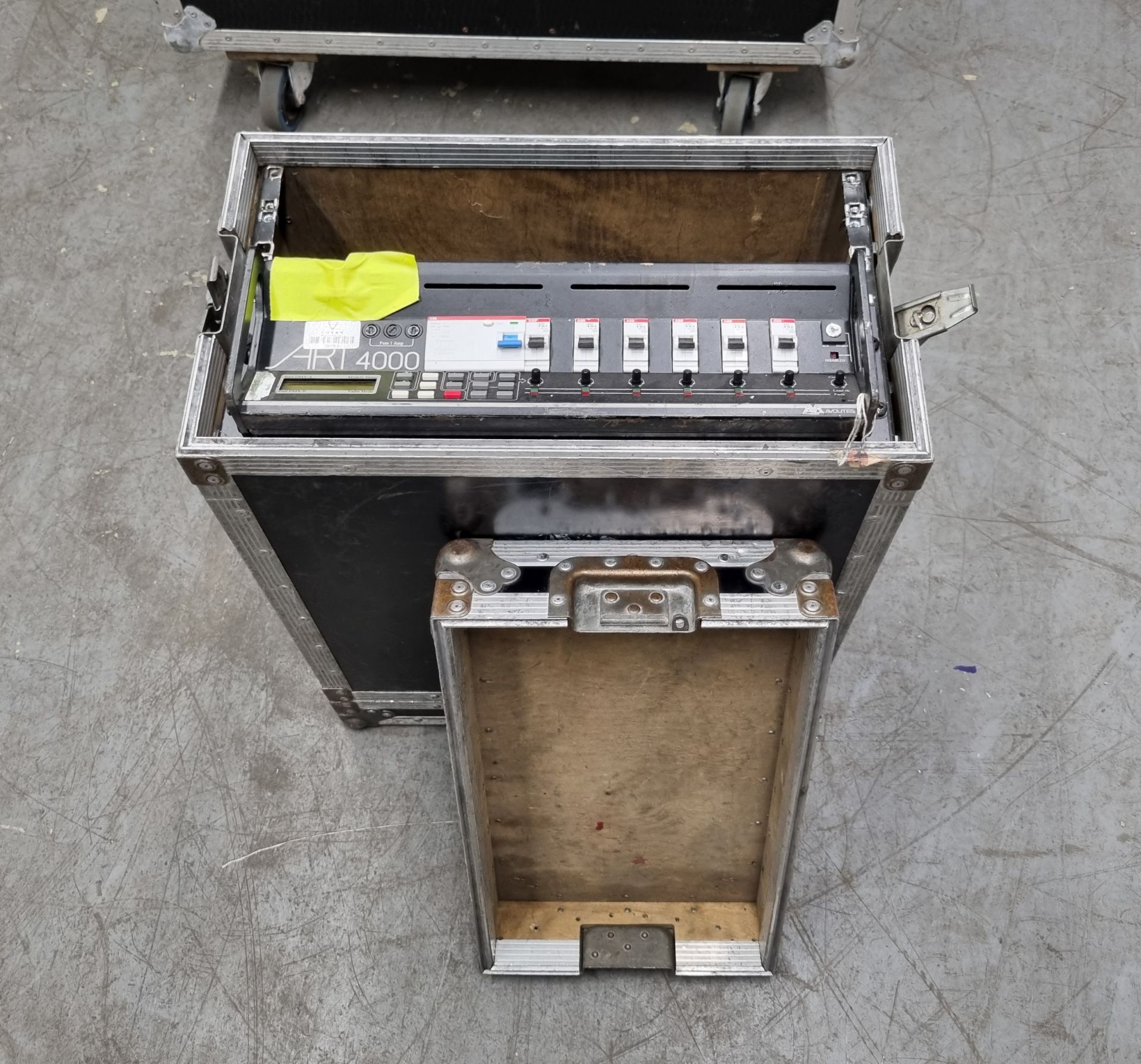 Avolites Art 4000 5k dimmer rack and 4x Strand Bambino 5k fresnels in 3 flight cases - Image 12 of 29