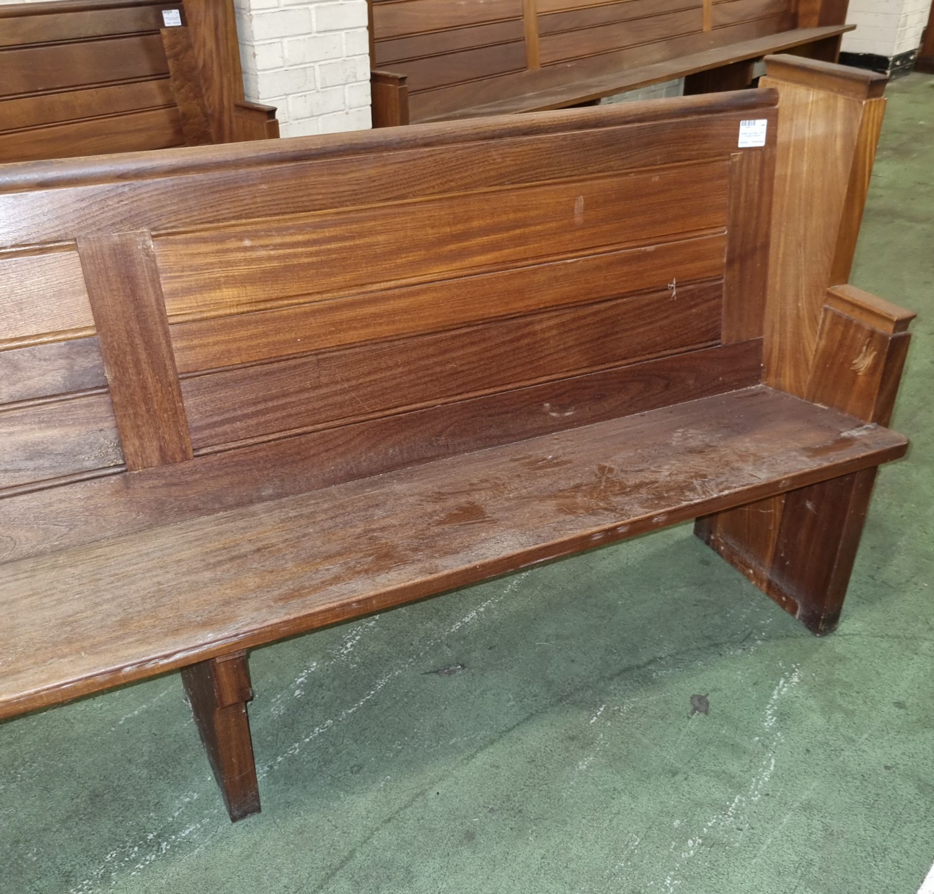 Wooden church pew - L 3570 x W 450 x H 900mm - Image 4 of 5