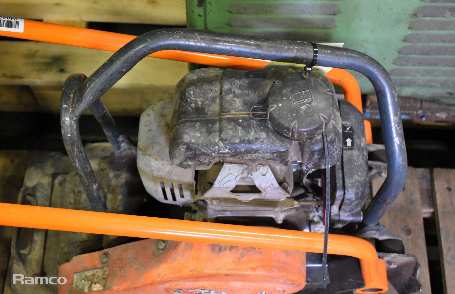 Altrad-Belle LX3251 320mm petrol plate compactor - SPARES OR REPAIRS - Image 6 of 6