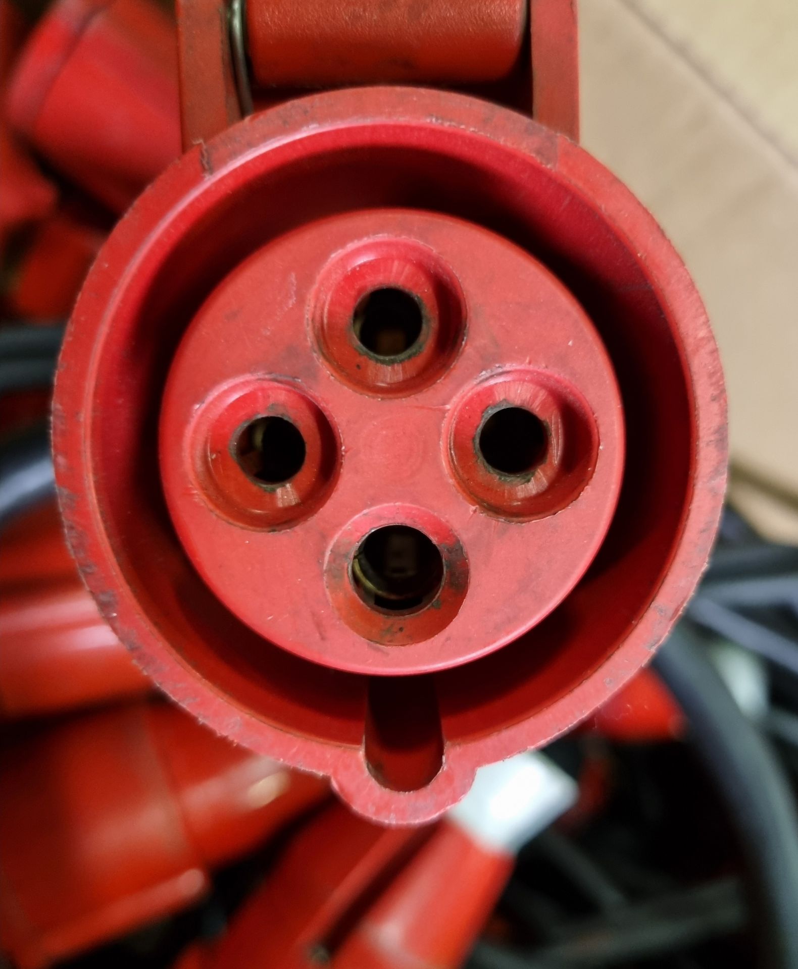 Box of 3-phase plugs, sockets and adaptors - Image 5 of 9