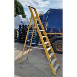 8 tread step ladder - L 1650 x W 550 x H 2300mm