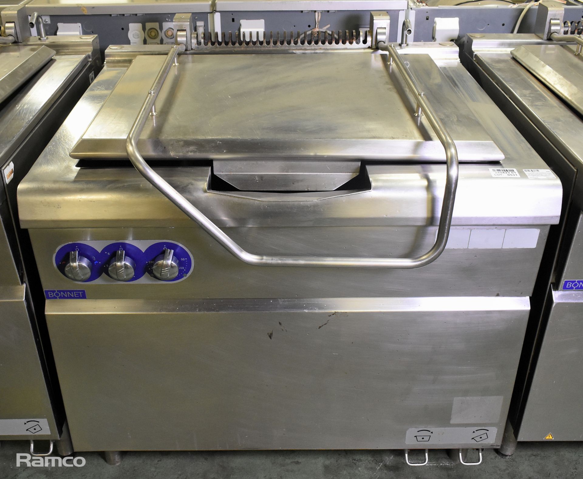 Hobart Bonnet B3A9SA50EBG-20 stainless steel 100L 240V tilting gas bratt pan - W 1000 x D 1030