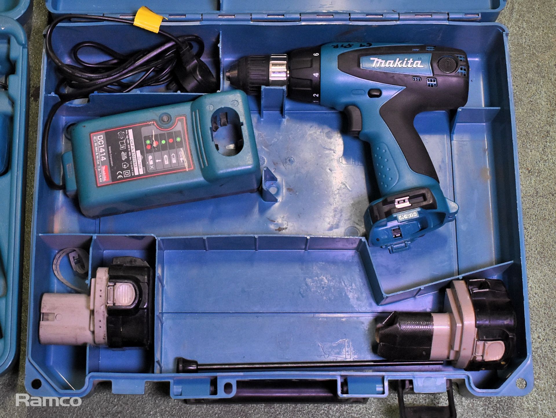 2x Makita 6317D cordless drill - DC1414 charger - 2x 12V batteries - case - Image 5 of 8