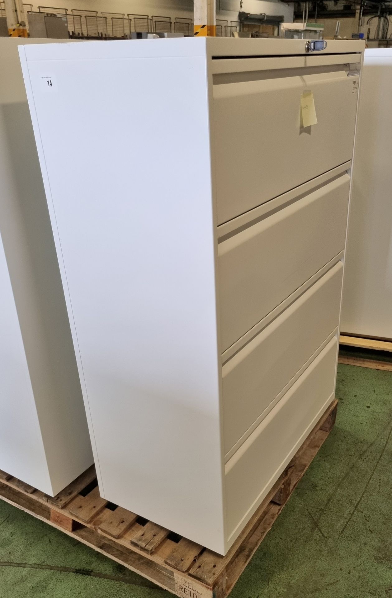 4 drawer filing cabinet - W 900 x D 480 x H 1300mm - Image 2 of 3