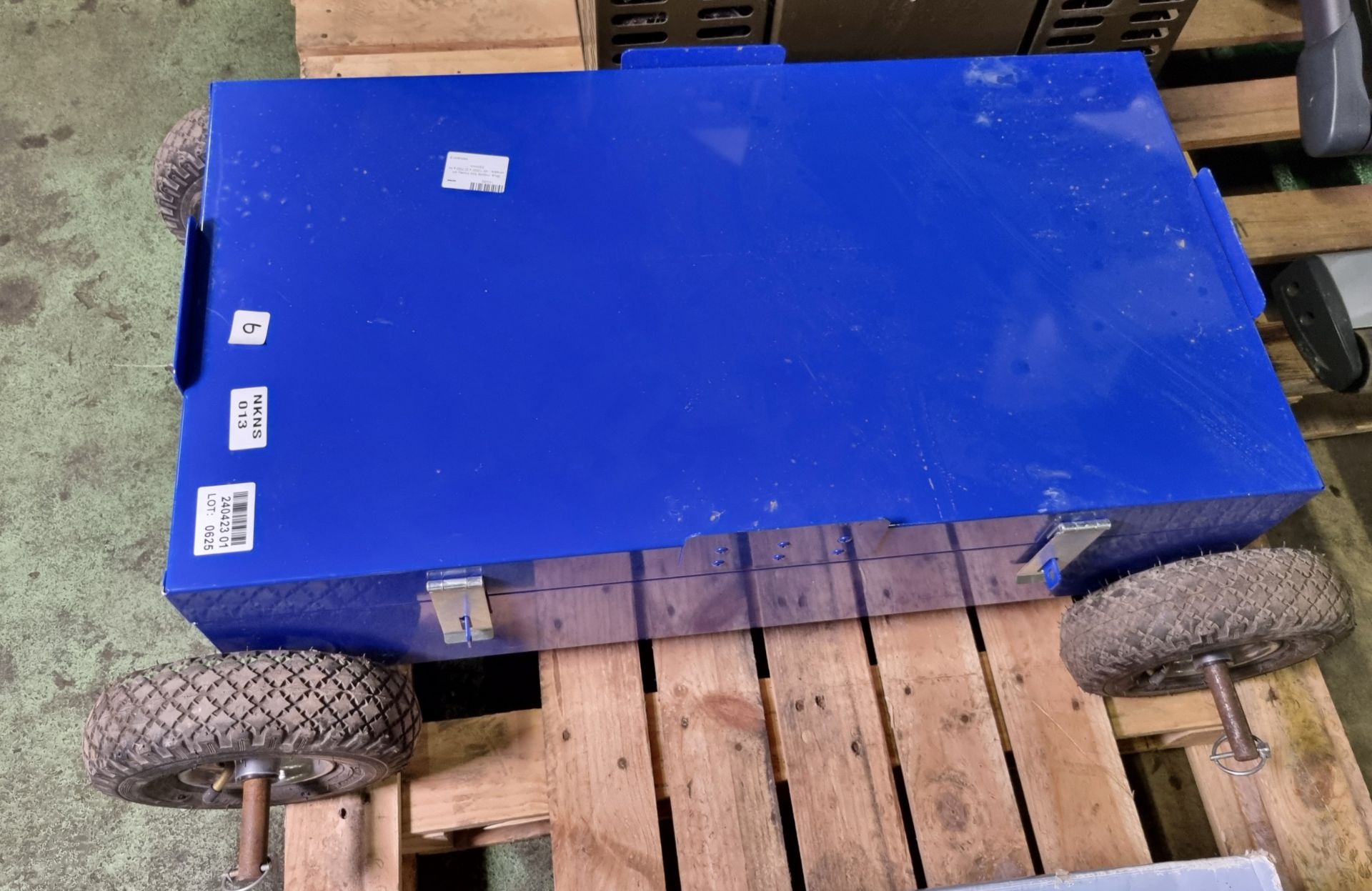 Blue mobile tool trolley on wheels - W 1000 x D 700 x H 330mm - Image 3 of 5