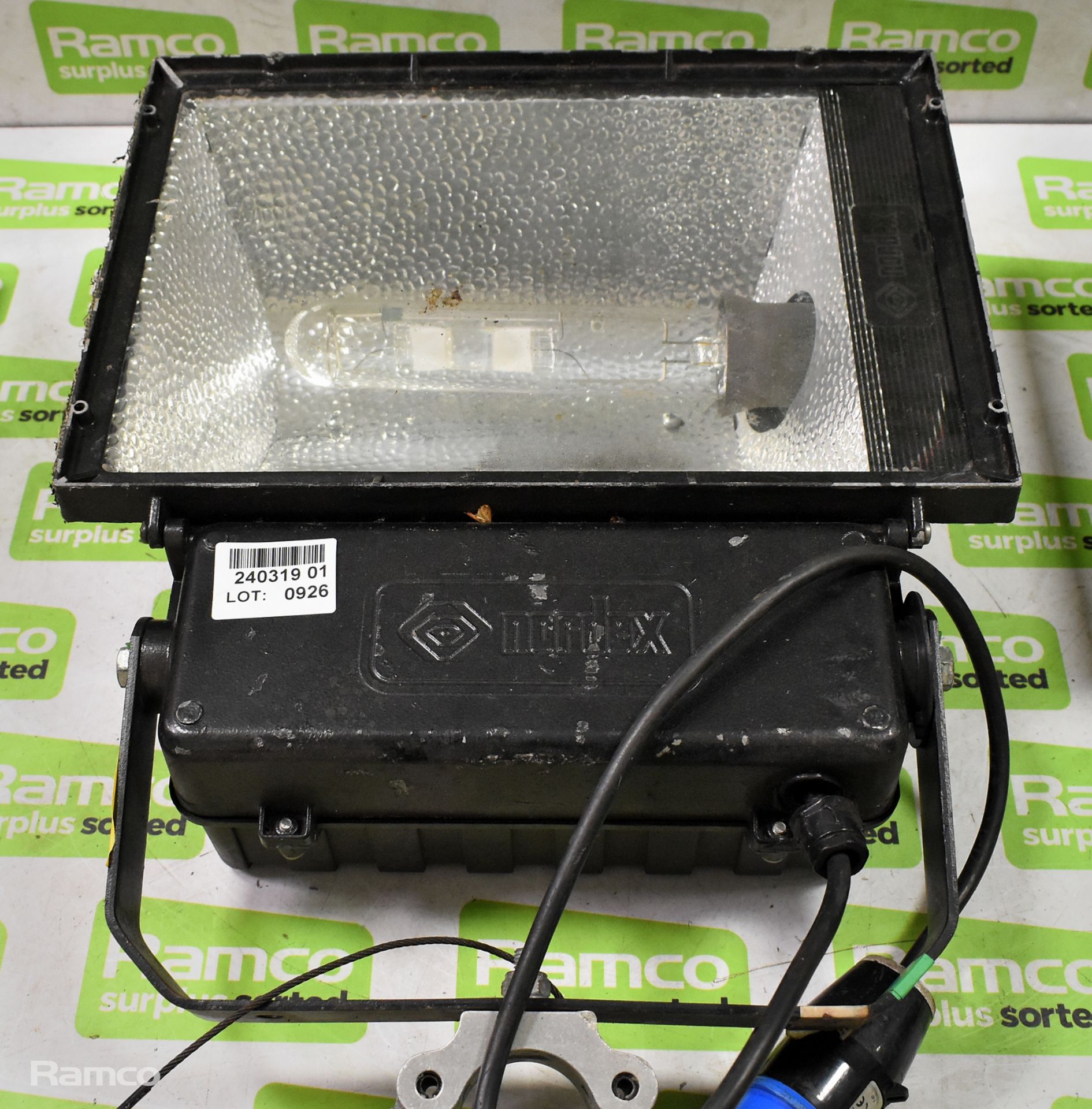 9x 400w sodium floodlights - Image 13 of 19