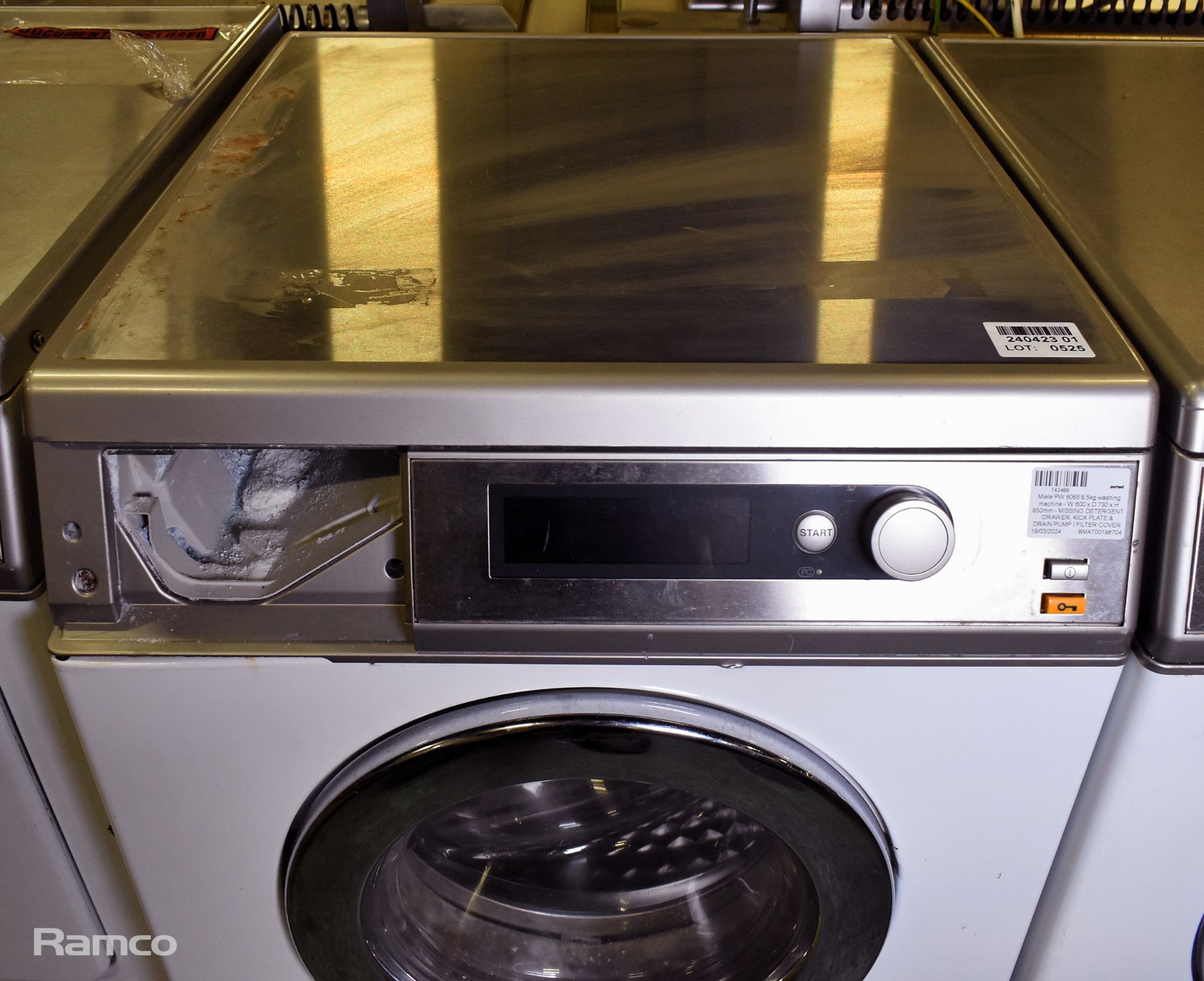 Miele PW 6065 6.5kg washing machine - W 600 x D 730 x H 850mm - MISSING DETERGENT DRAWER - Image 2 of 4