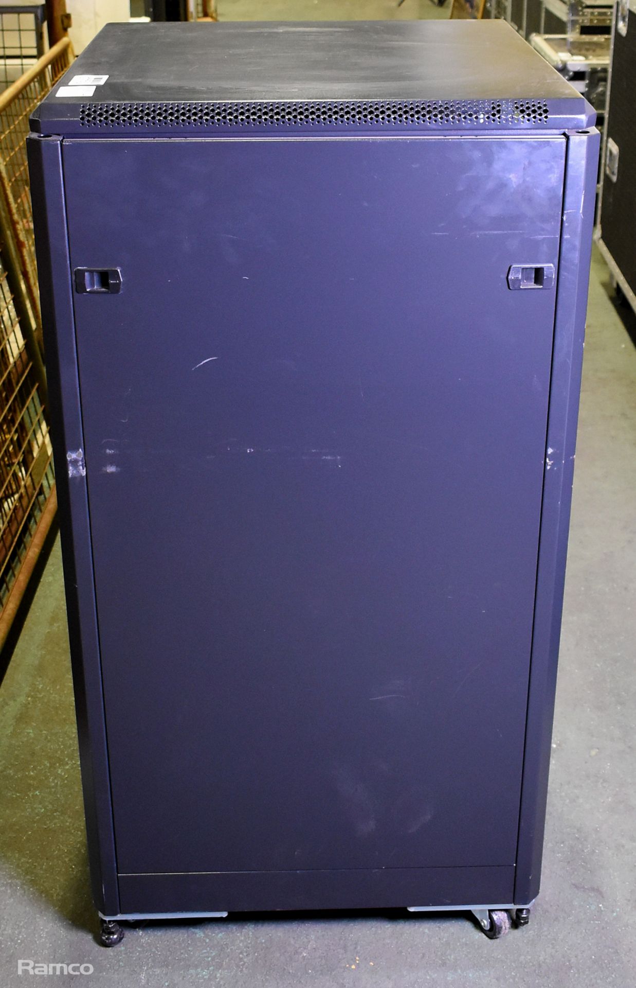 19 inch electronic instrument rack - Black - see description for details - Image 9 of 11