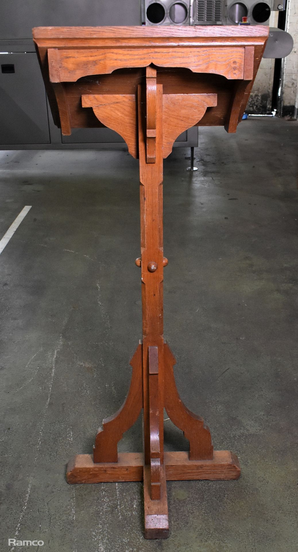 Wooden lectern - L 570 x W 570 x H 1360mm - Image 3 of 6