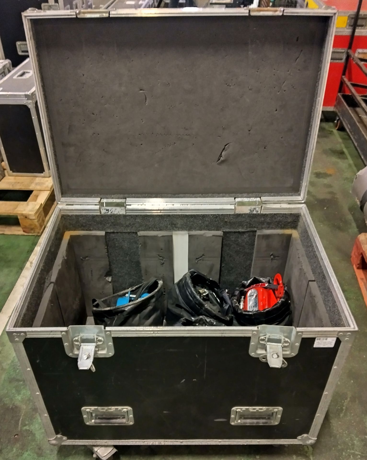 6x manual chain hoists (4x 500kg, 2x 1000kg) with bags - various makes - Image 2 of 4