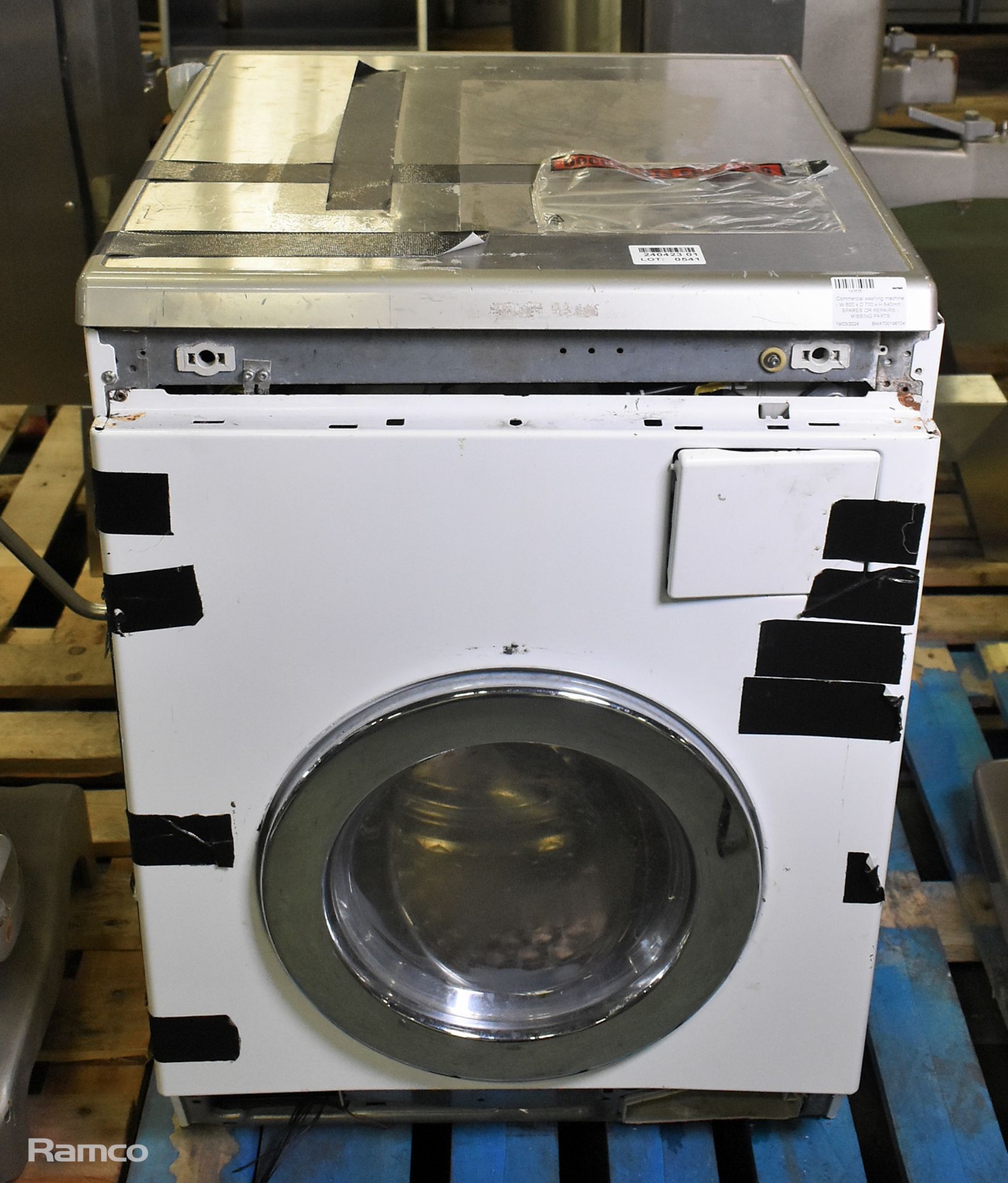 Commercial washing machine - W 600 x D 700 x H 840mm - SPARES OR REPAIRS - MISSING PARTS