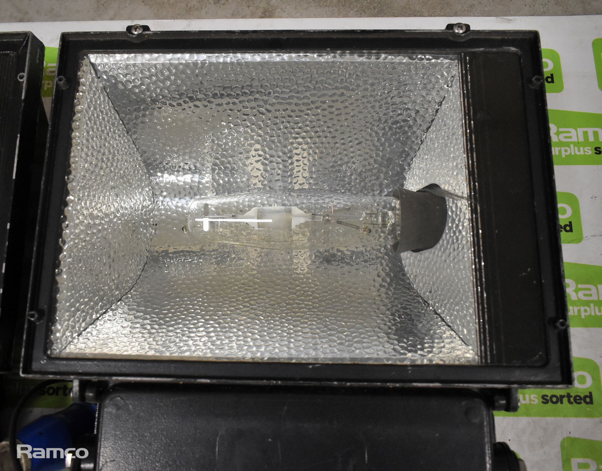 9x 400w sodium floodlights - Image 17 of 19