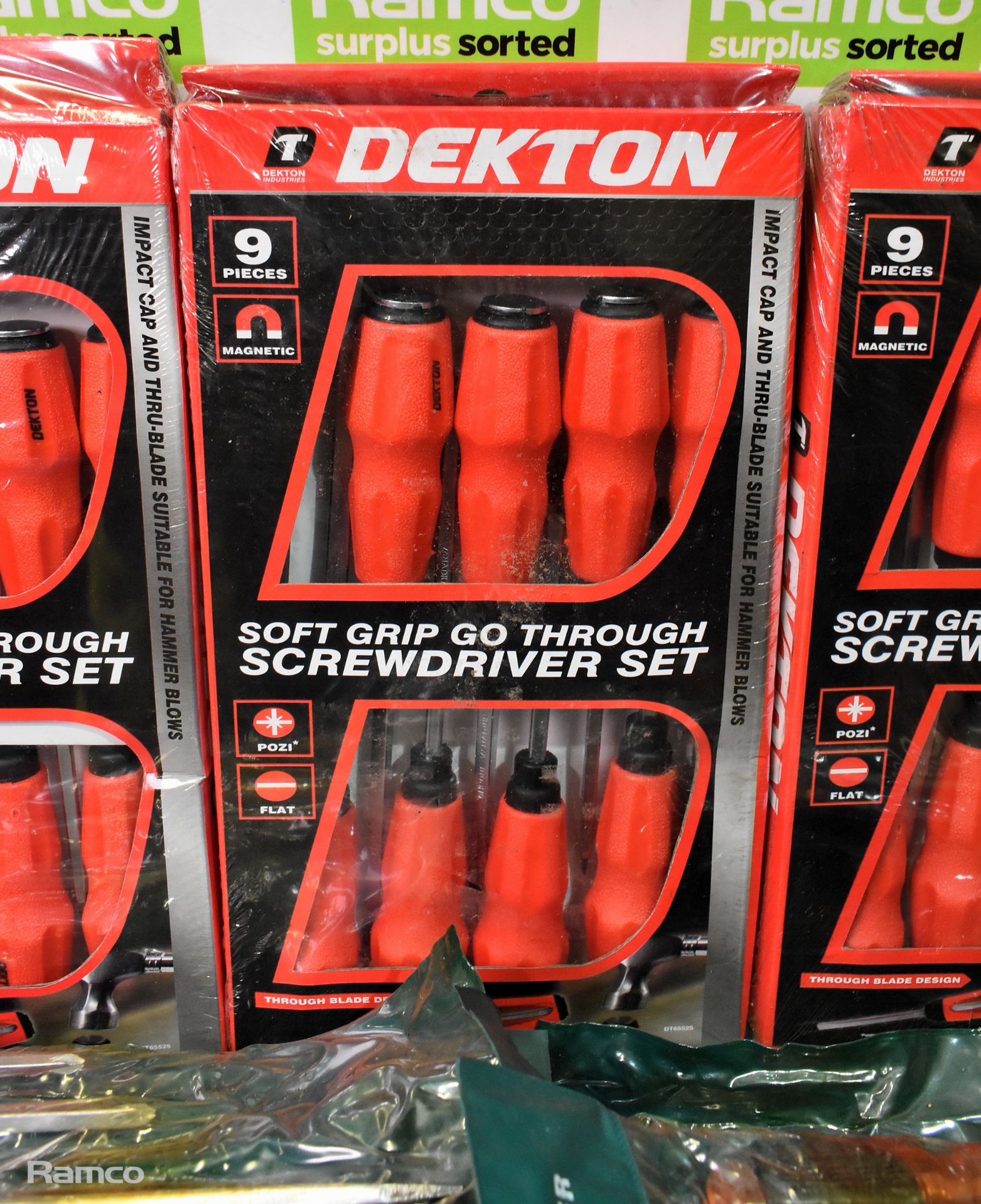 3x Dekton 9 piece soft grip go through screwdriver sets, 10x 6 piece screwdriver sets - Image 2 of 3