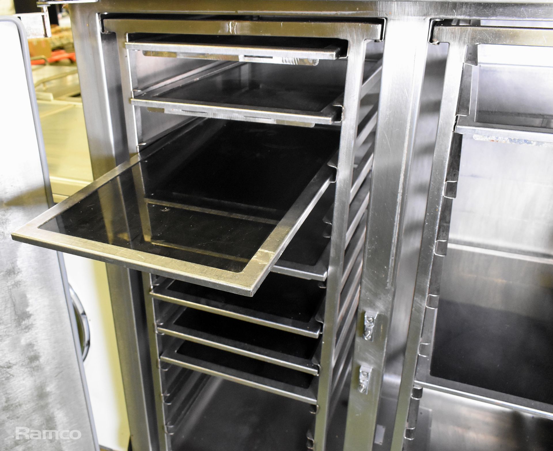 Moffat stainless steel double door heated banquet trolley - W 680 x D 1080 x H 1440mm - AS SPARES - Image 3 of 10