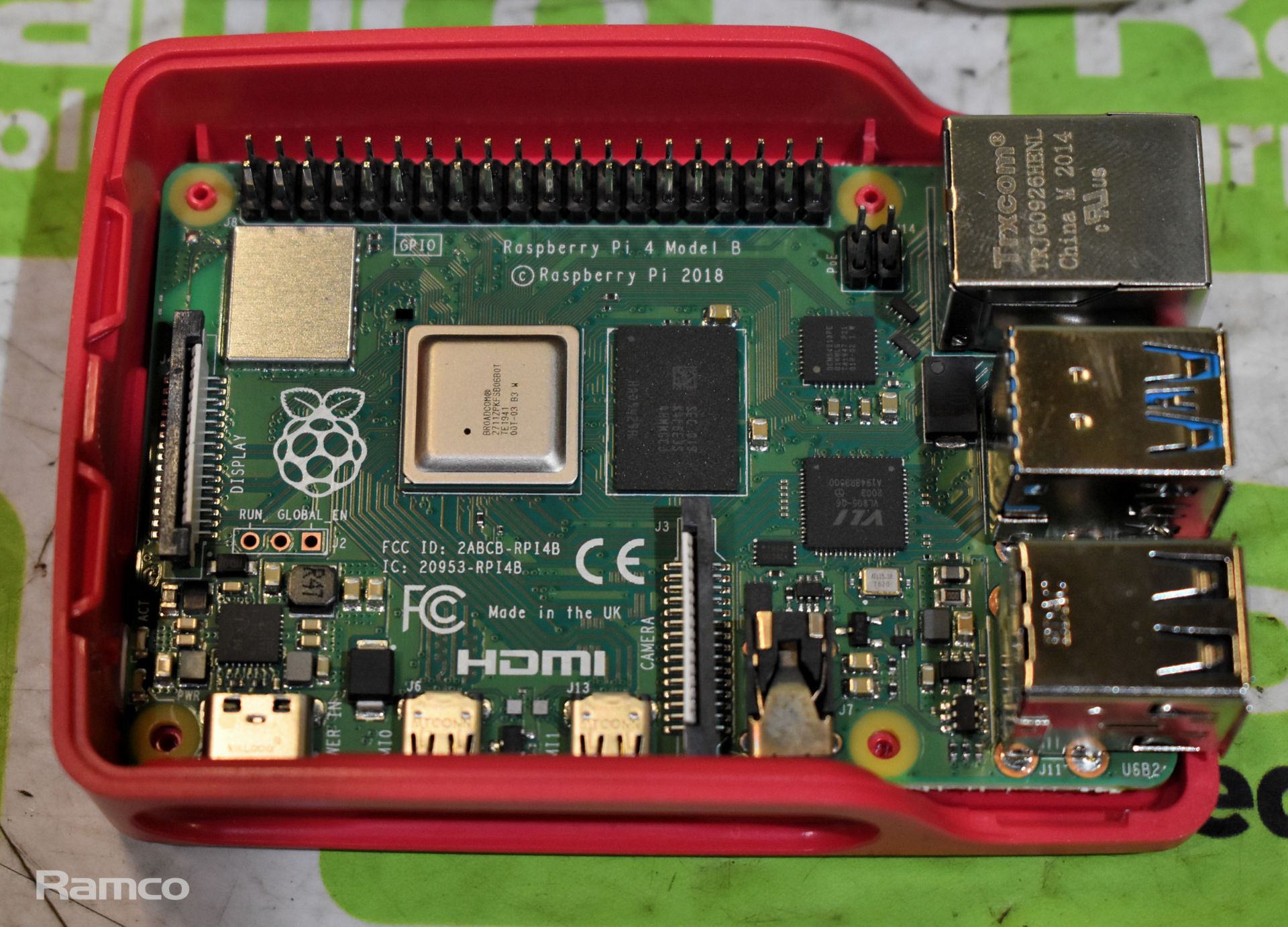 5x Raspberry Pi 4 Model B starter kits (Raspberry Pi 4, case, Micro-HDMI cable, USB-C power supply)