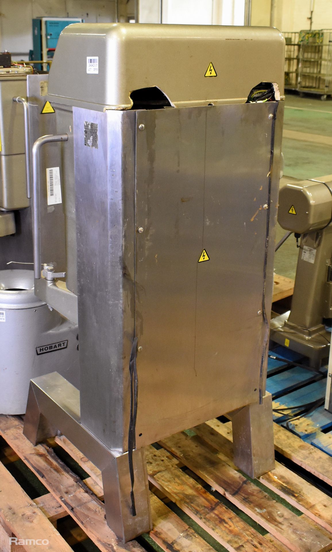 Hobart HSM40 40 quart food mixer - W 700 x D 780 x H 1360 mm - MISSING PARTS - AS SPARES & REPAIRS - Image 4 of 15