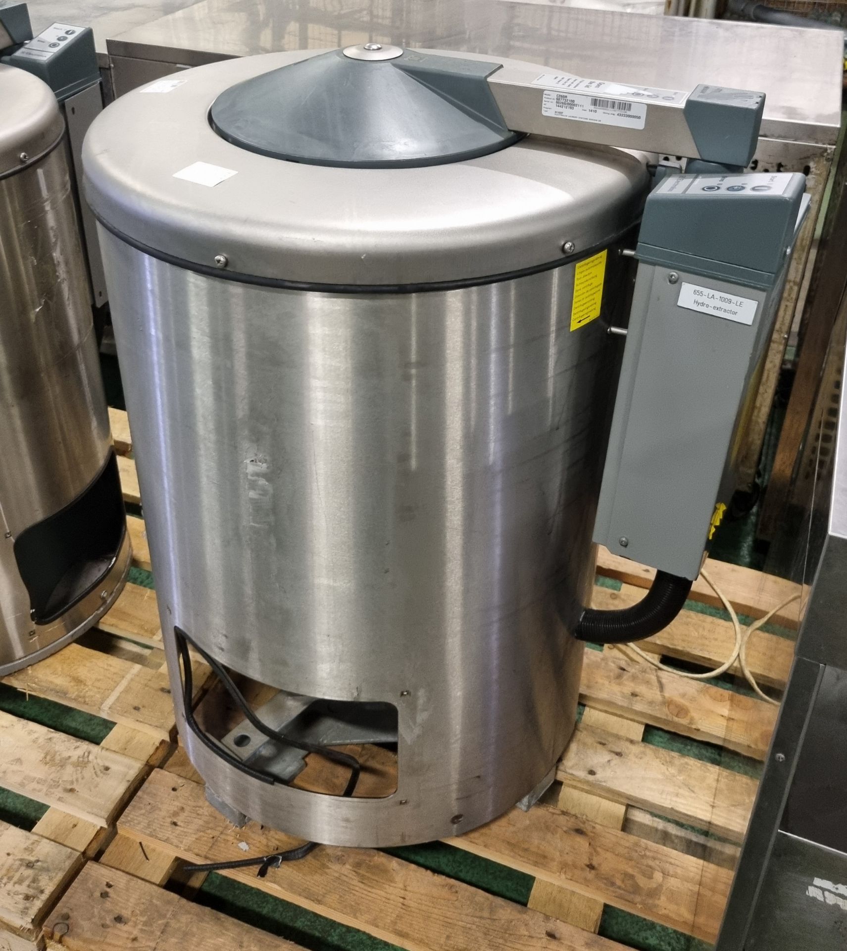Electrolux C260R 12kg Hydro extractor spin dryer (Missing lower side cover) - 415V - Image 3 of 6