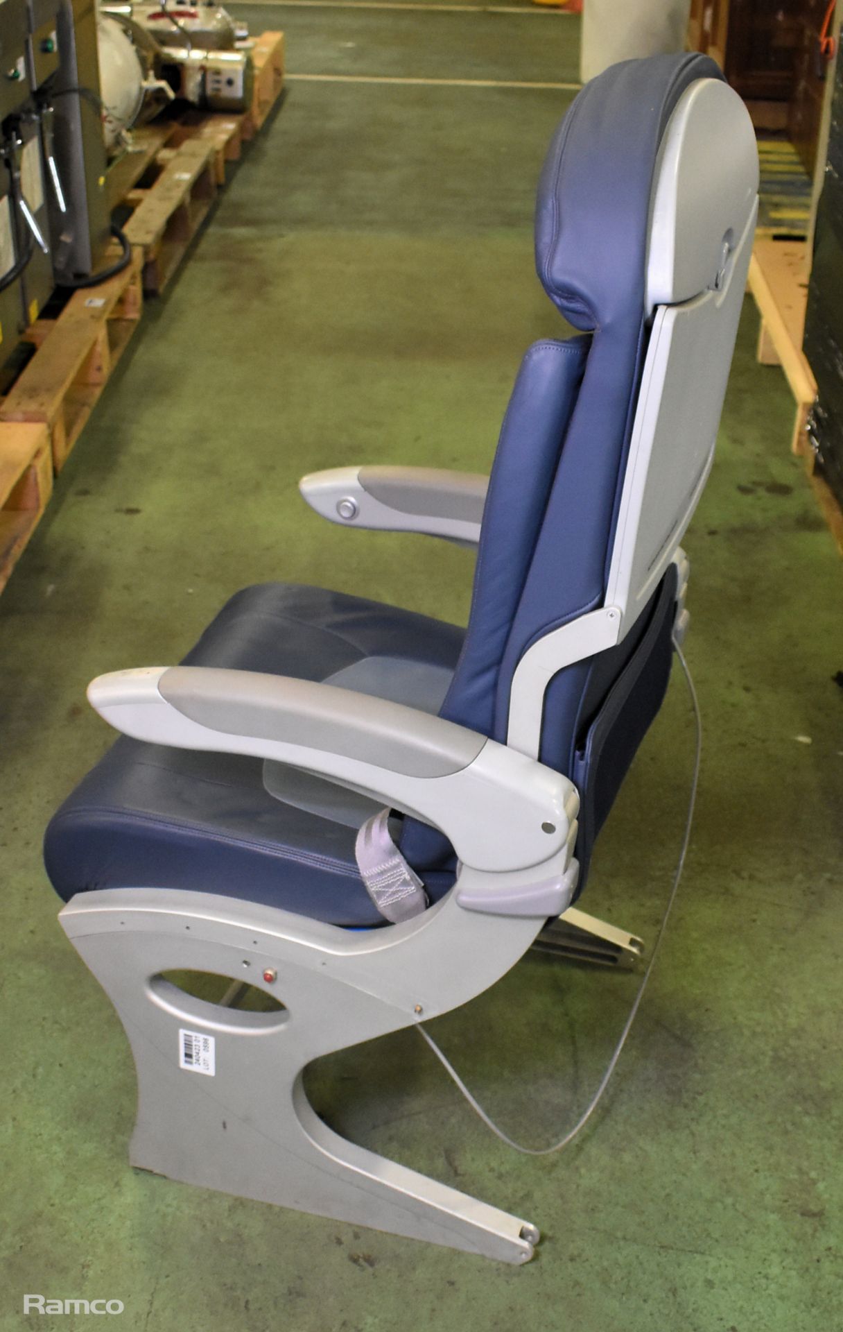 C&D Zodiac single aircraft seat - Image 4 of 6