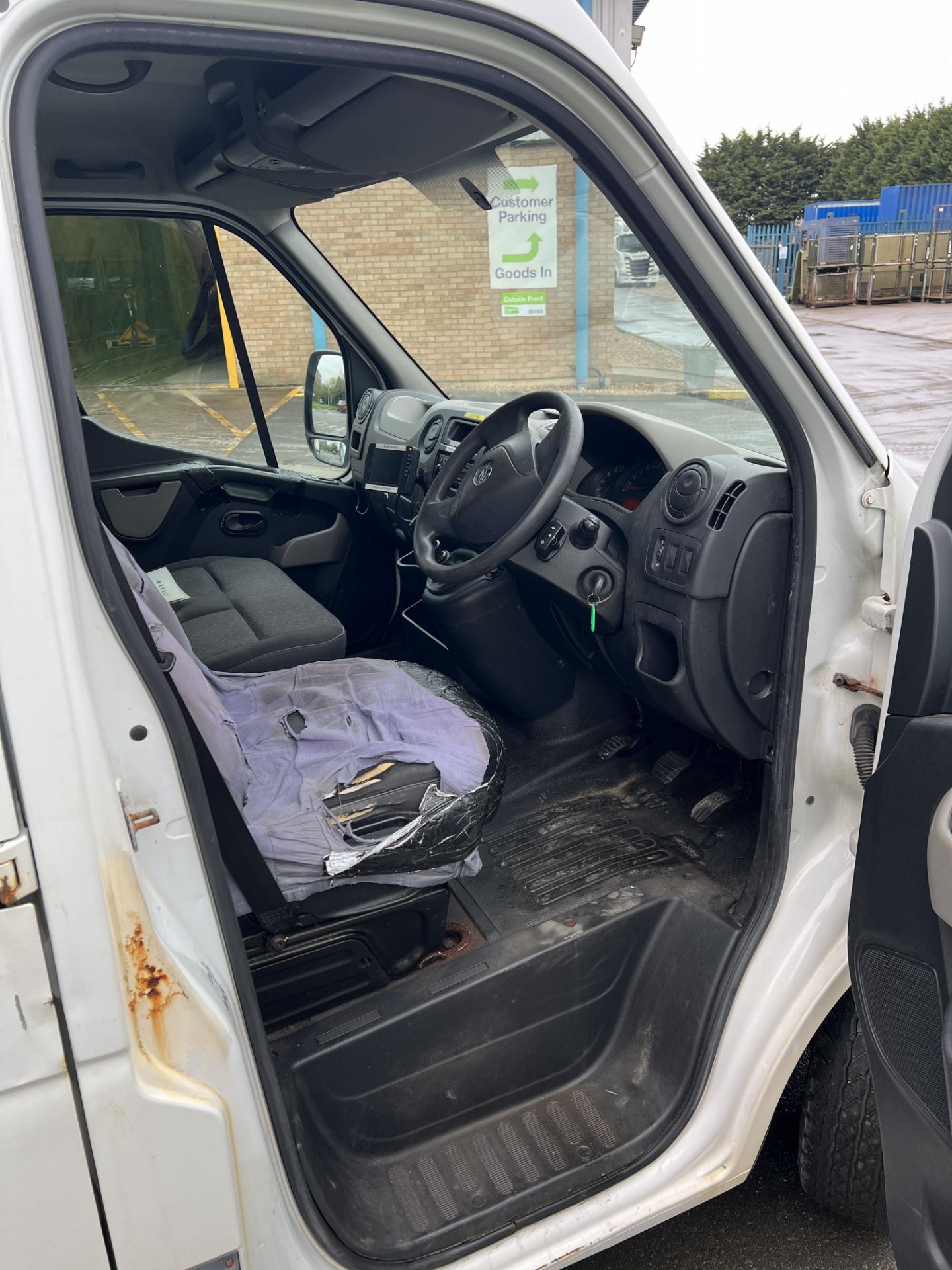 Vauxhall Movano white pickup truck - 2012, Diesel, 2299cc - 38,049 miles - NO MOT, keys & V5 - Image 4 of 16