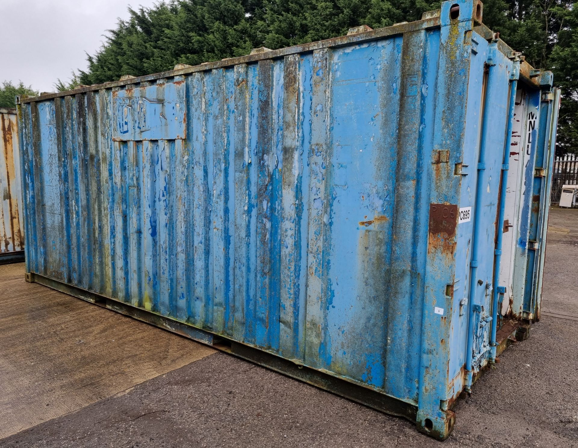 ISO shipping container - 20 x 8 x 8 m - DAMAGED - BLUE
