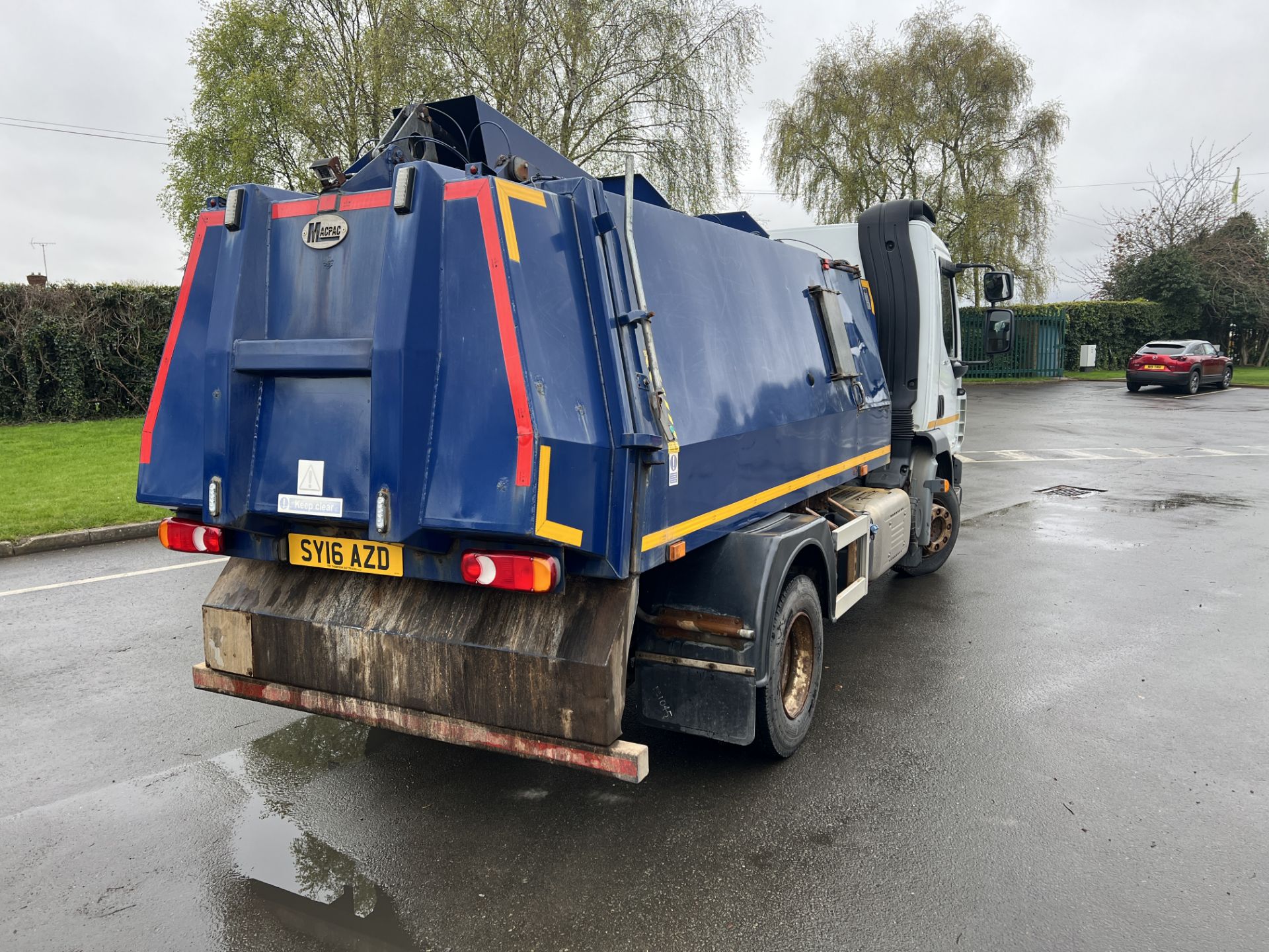 DAF LF Euro 6 refuse wagon - 2016, Diesel, 4500cc - 36,002 miles - MOT until 31 May, keys & V5 - Image 2 of 24