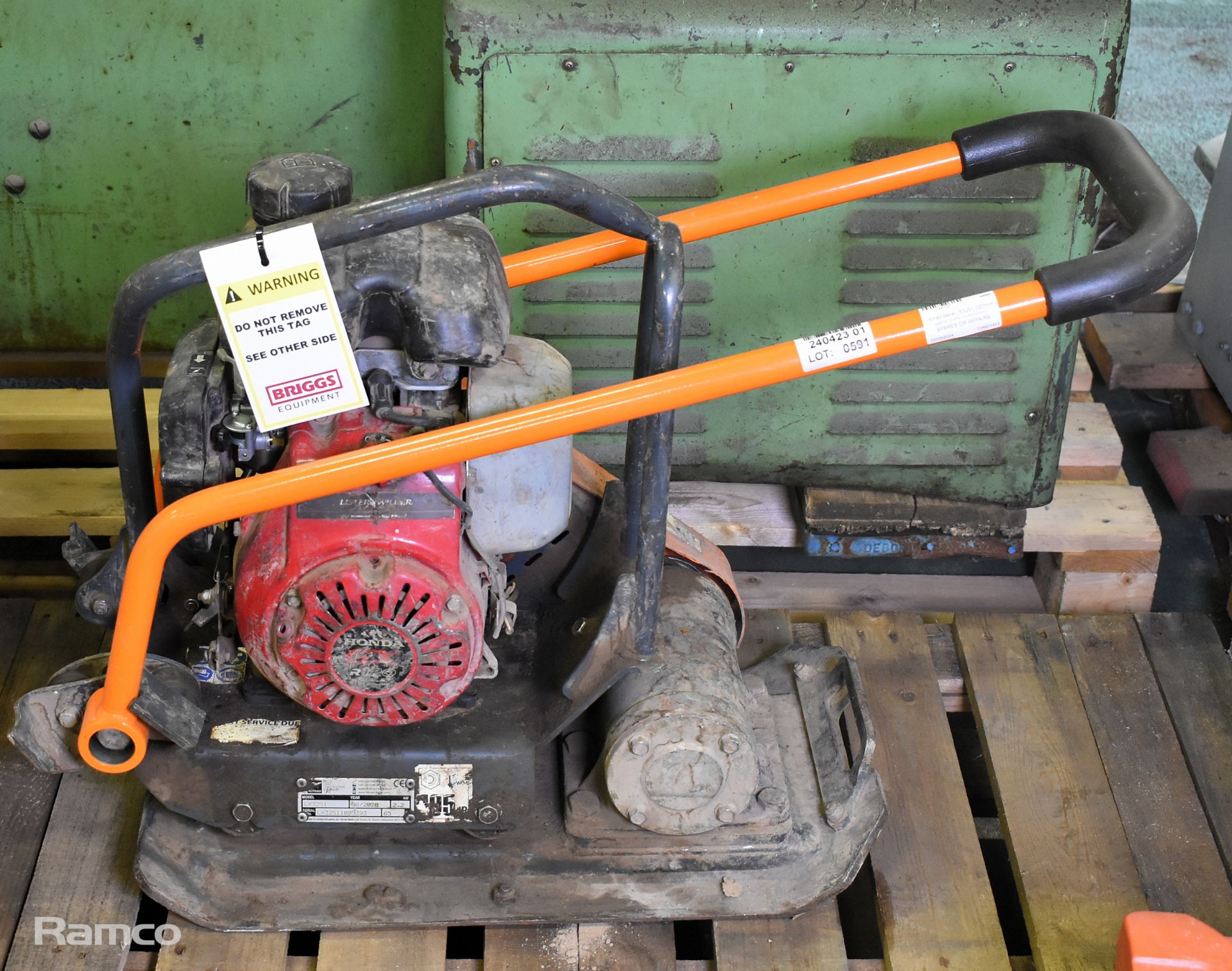 Altrad-Belle LX3251 320mm petrol plate compactor - SPARES OR REPAIRS