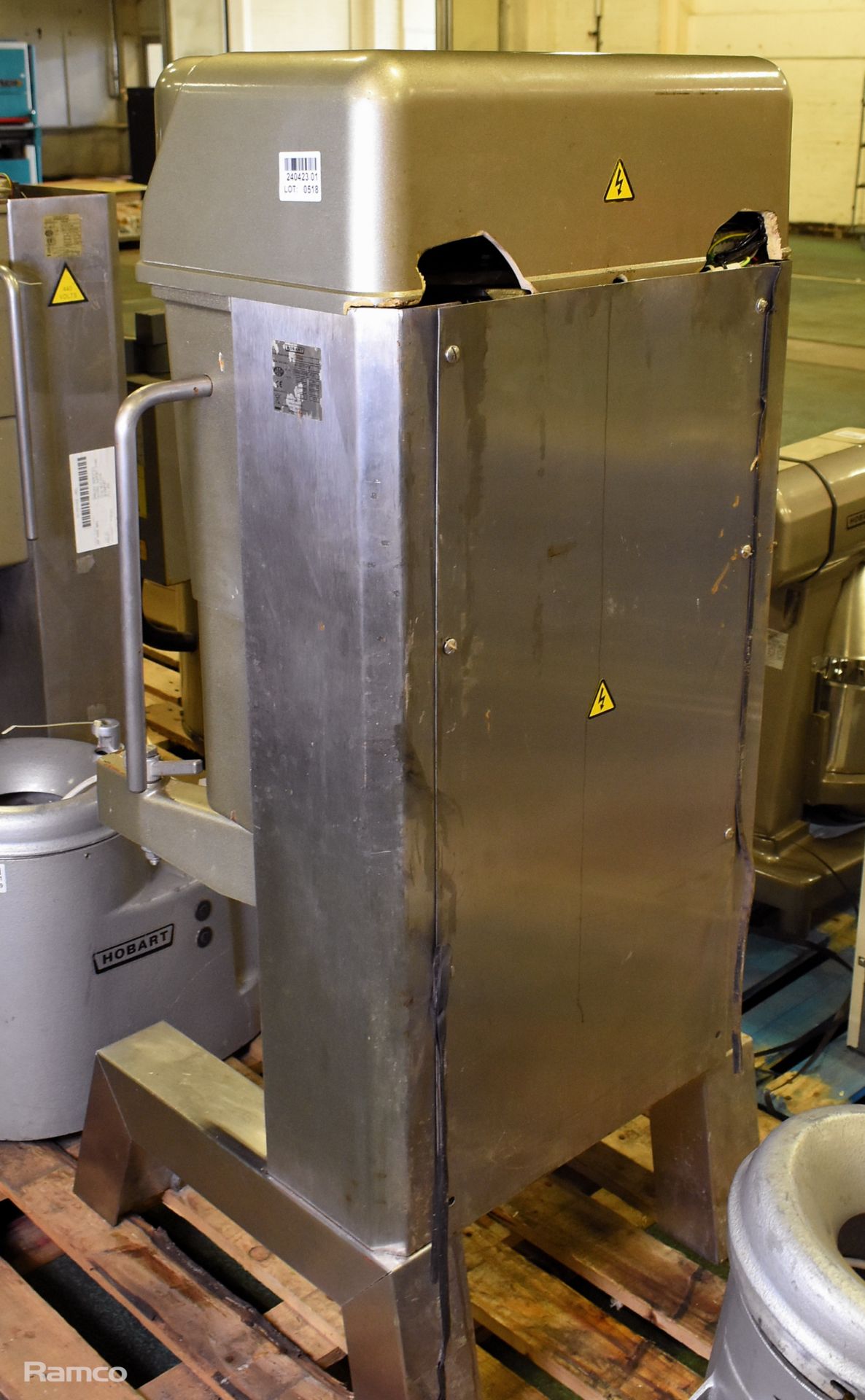 Hobart HSM40 40 quart food mixer - W 700 x D 780 x H 1360 mm - MISSING PARTS - AS SPARES & REPAIRS - Image 10 of 15