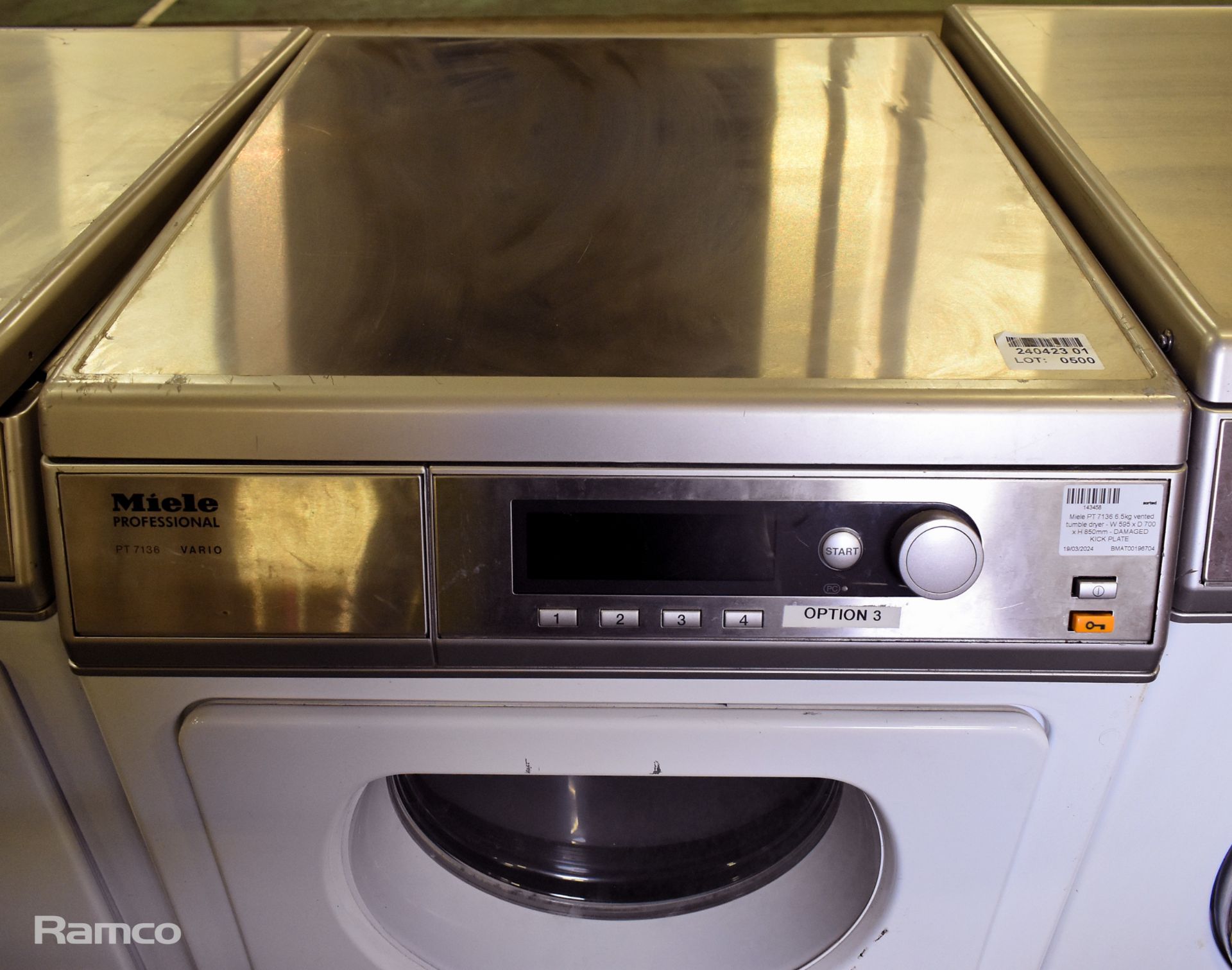 Miele PT 7136 6.5kg vented tumble dryer - W 595 x D 700 x H 850mm - DAMAGED KICK PLATE - Image 2 of 5