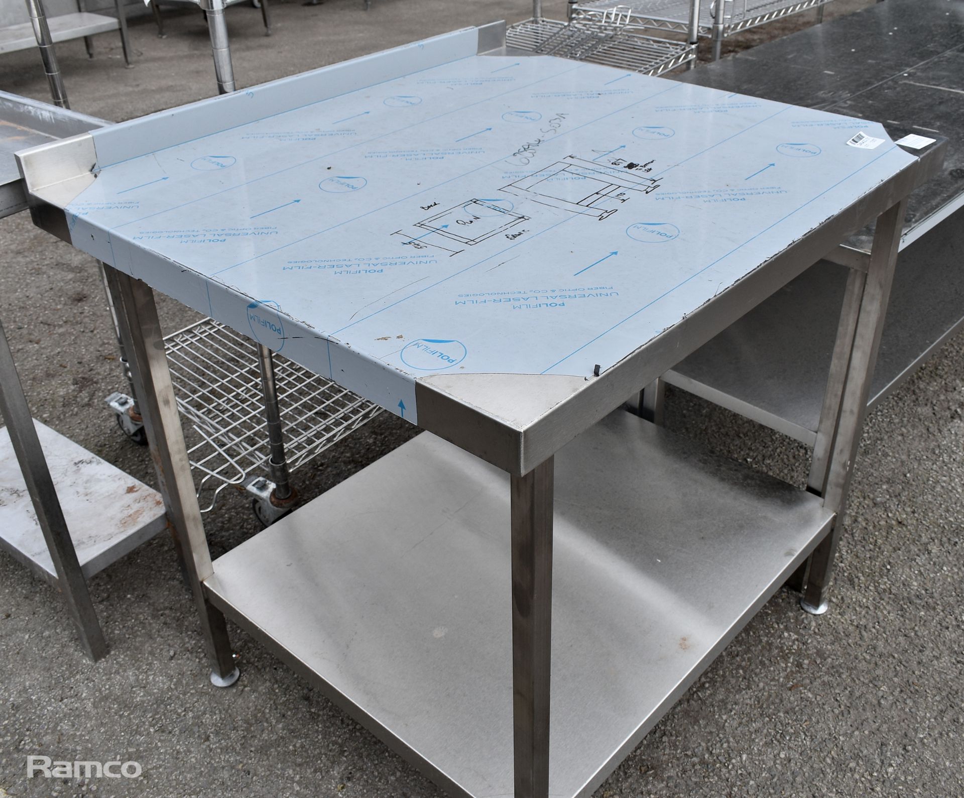 Stainless Steel table with upstand and lower shelf - L 950 x D 850 x H 940mm - Image 3 of 4