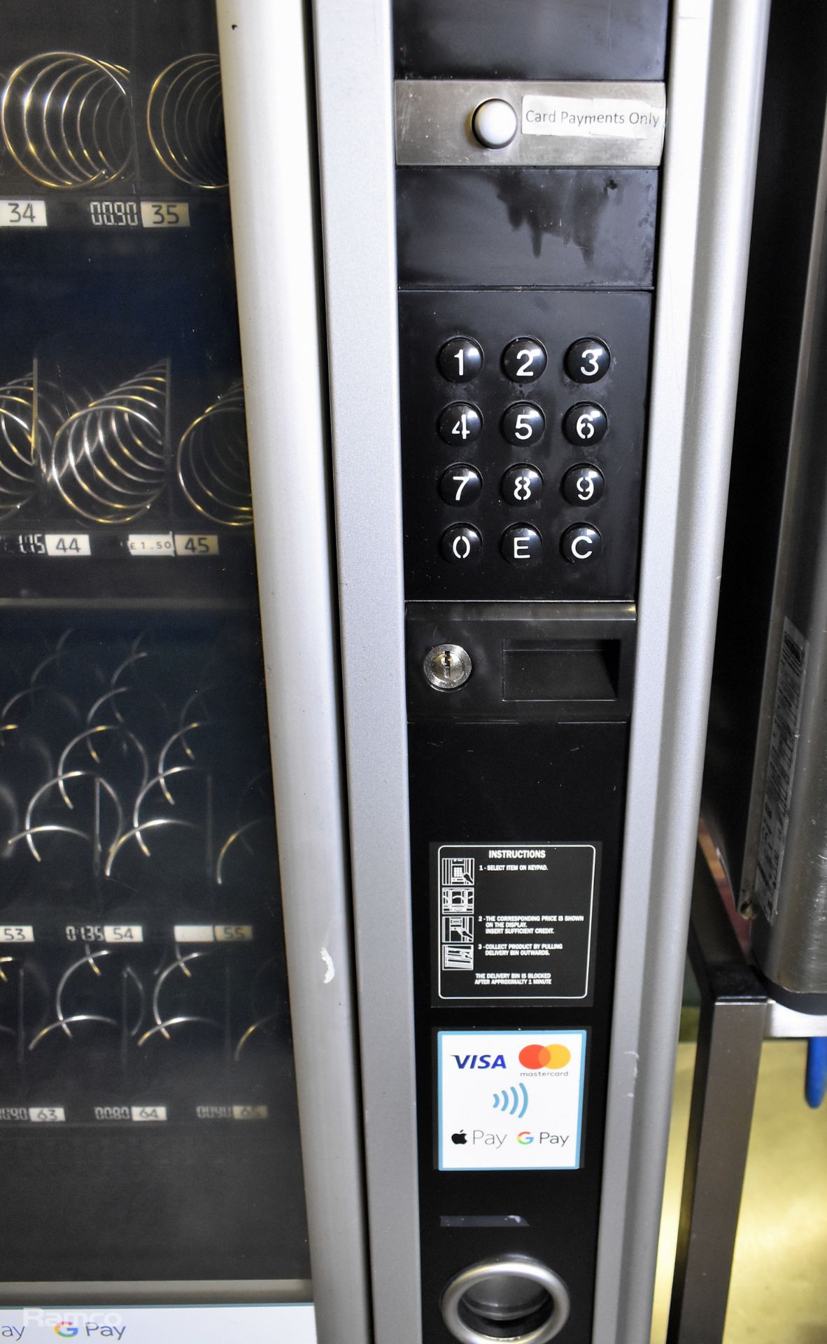 Necta Snakky Max vending machine - (no key) coin & card payment - 230V - 50Hz - Image 3 of 5