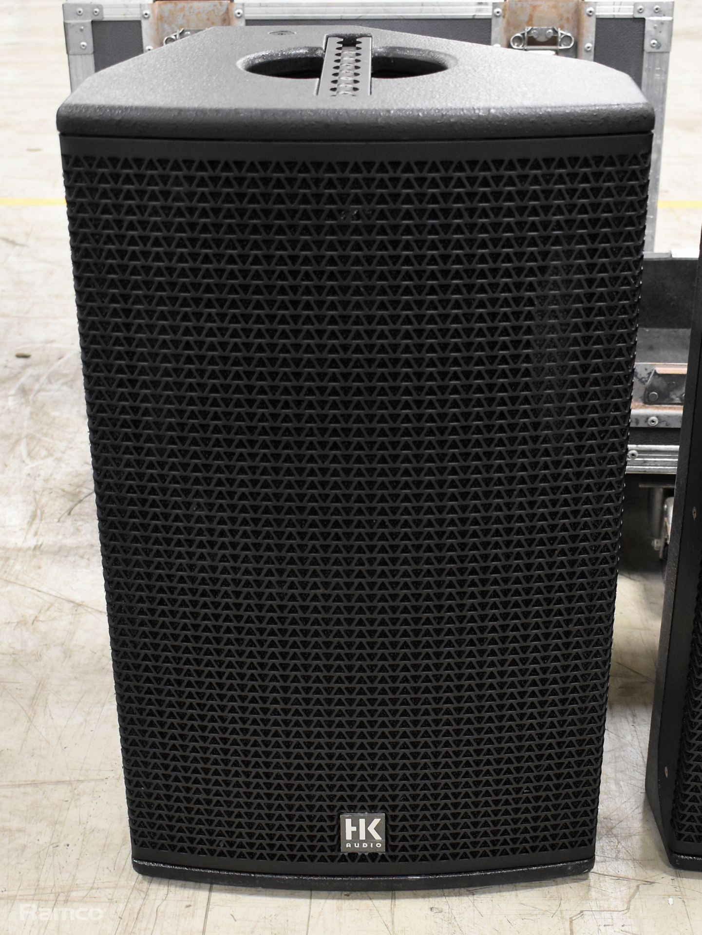 2x HK Contour Series CT 112 speakers in flight case - FOH & monitor speakers - Image 2 of 13