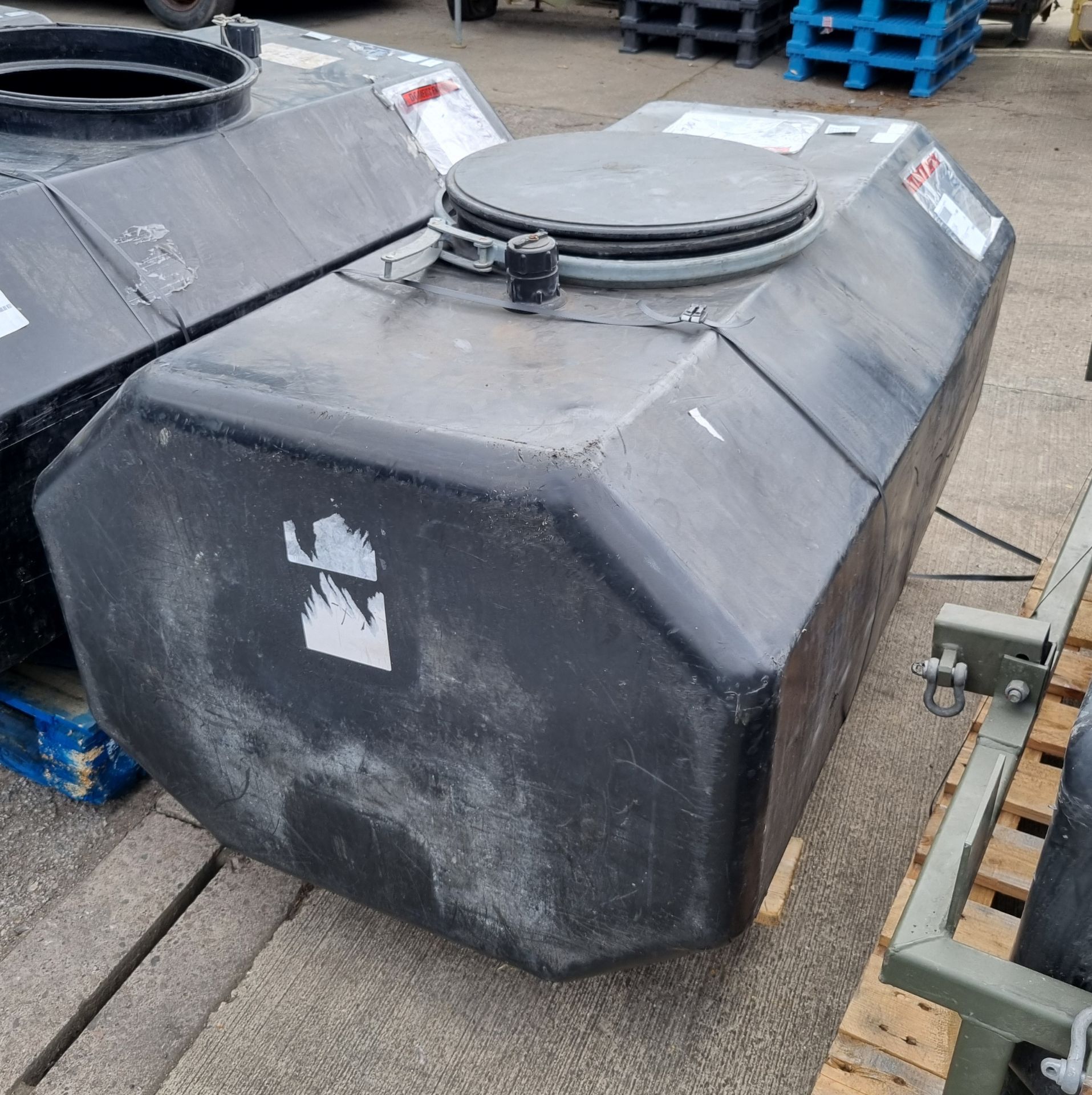 Mobile water storage tank - L 1500 x D 1000 x H 800mm - Image 3 of 4