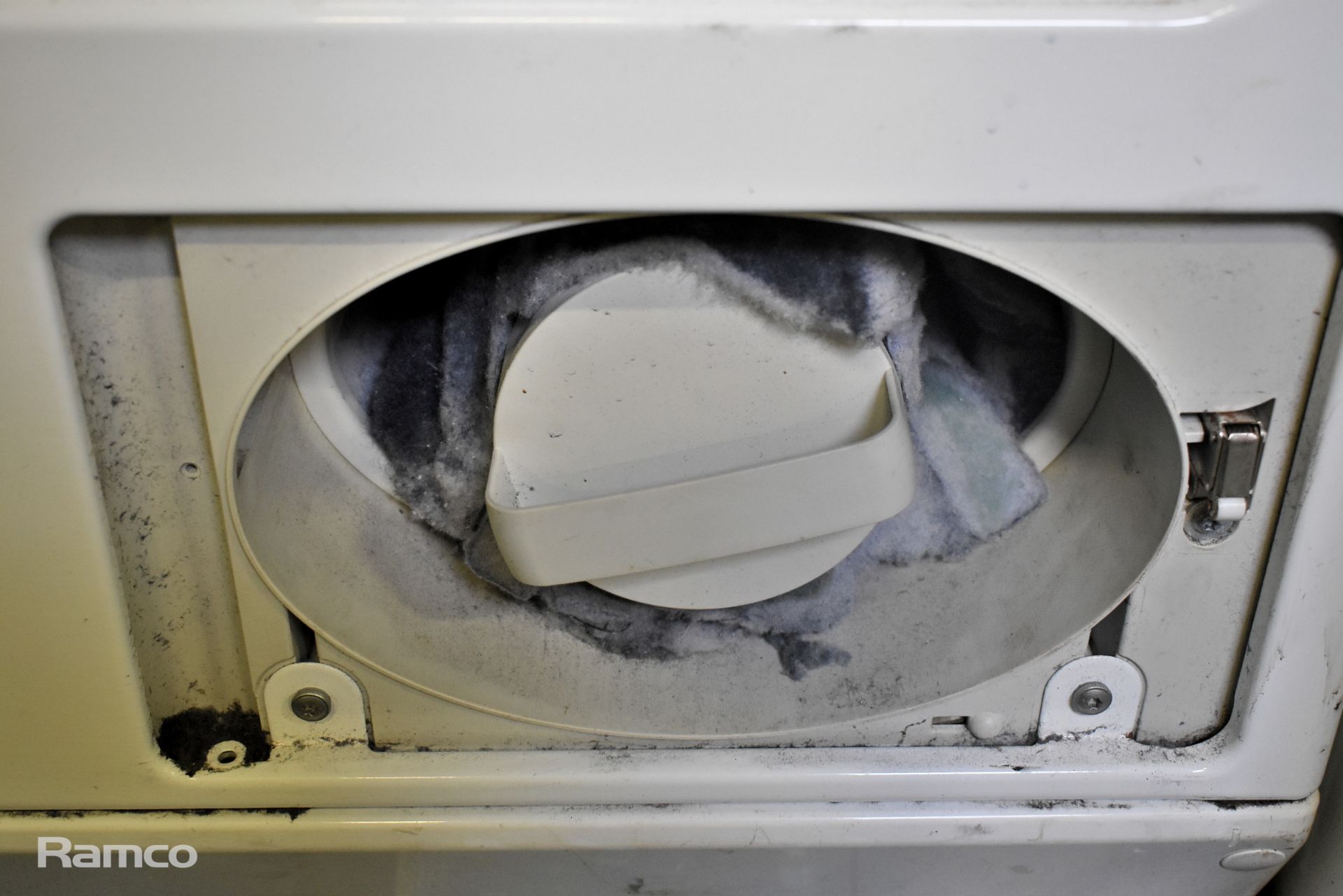 Miele PT 7136 6.5kg vented tumble dryer - W 595 x D 700 x H 850mm - MISSING FILTER COVER - Bild 6 aus 6