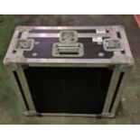 19 inch rack split flight case - top section: 2U sloped for mixing deck - bottom section: 2U - W 540