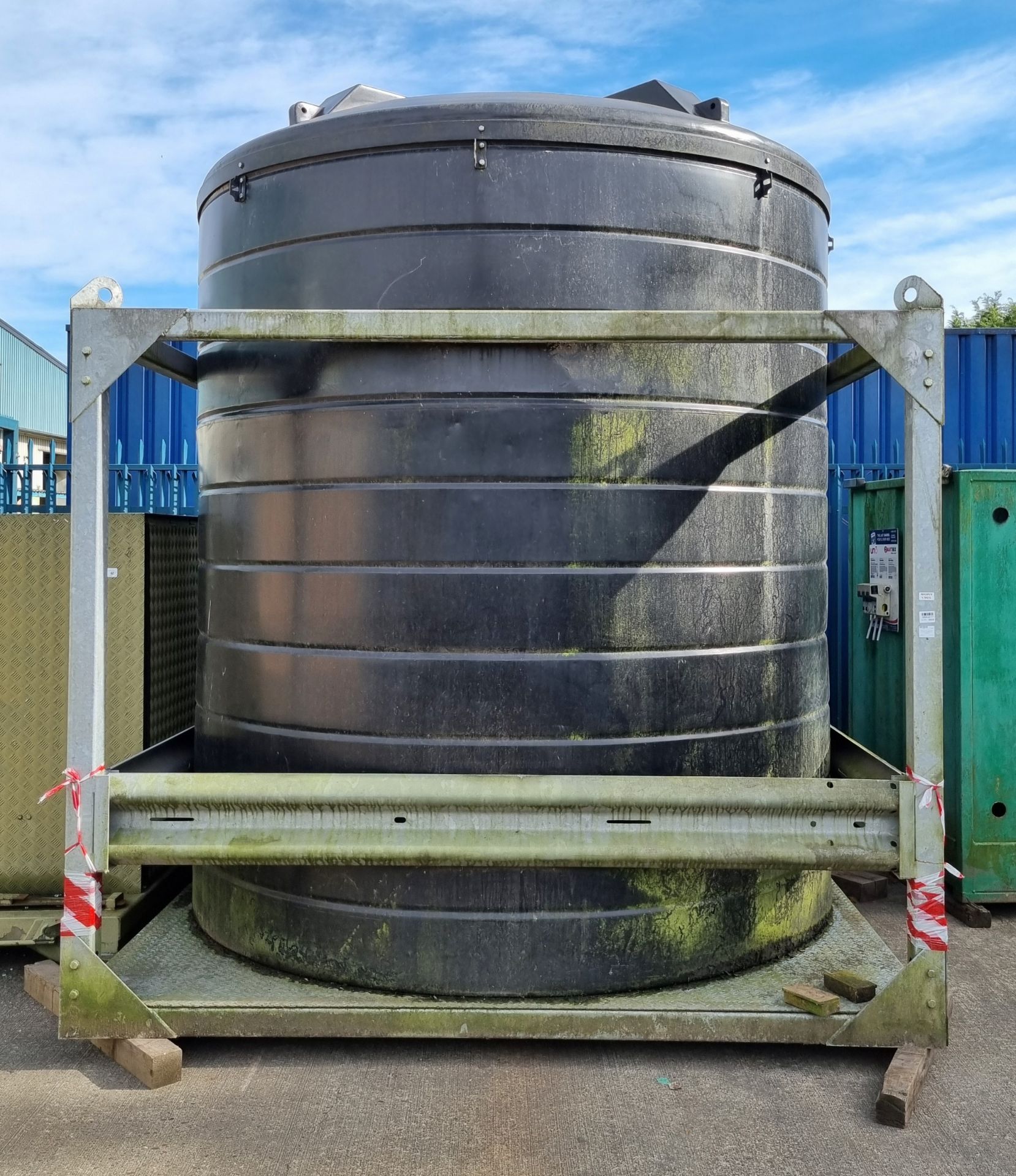 Diesel tank with lifting cage - W 3000 x D 3400 x H 4000mm