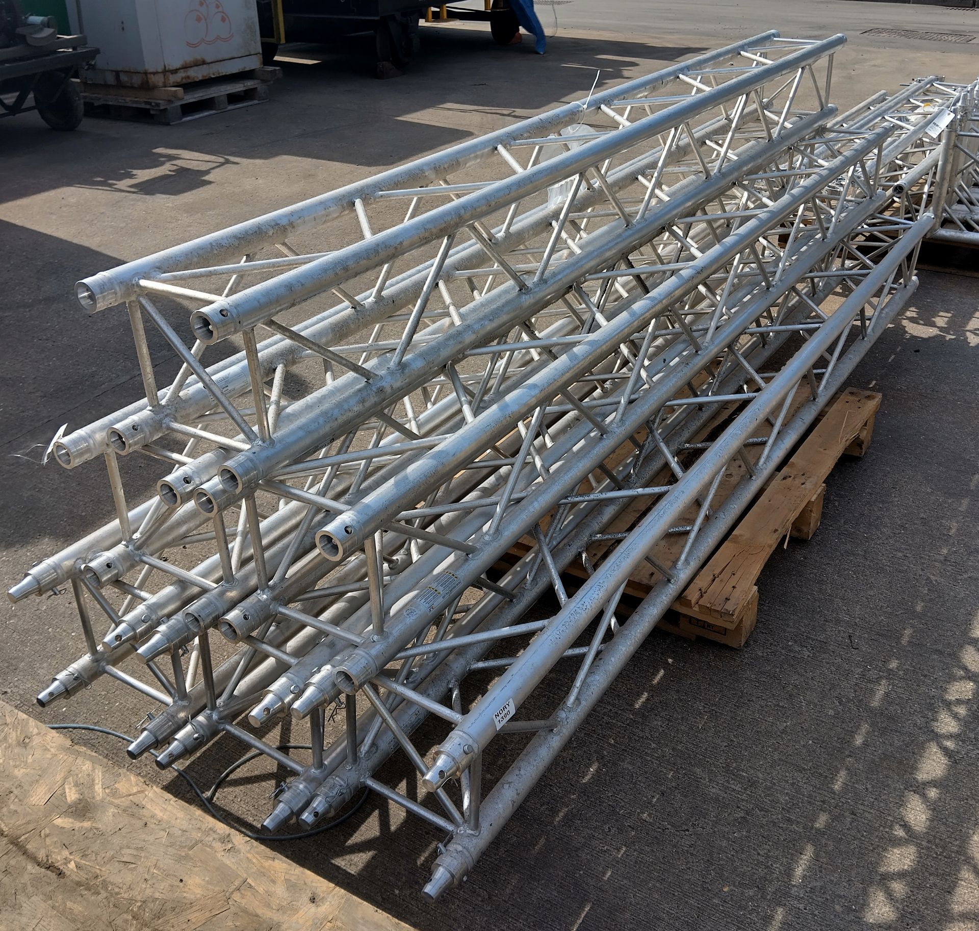 6x Milos System QTF3000 - Aluminium Quad truss sections - W 285 x D 285 x H 3000 mm - Image 2 of 2