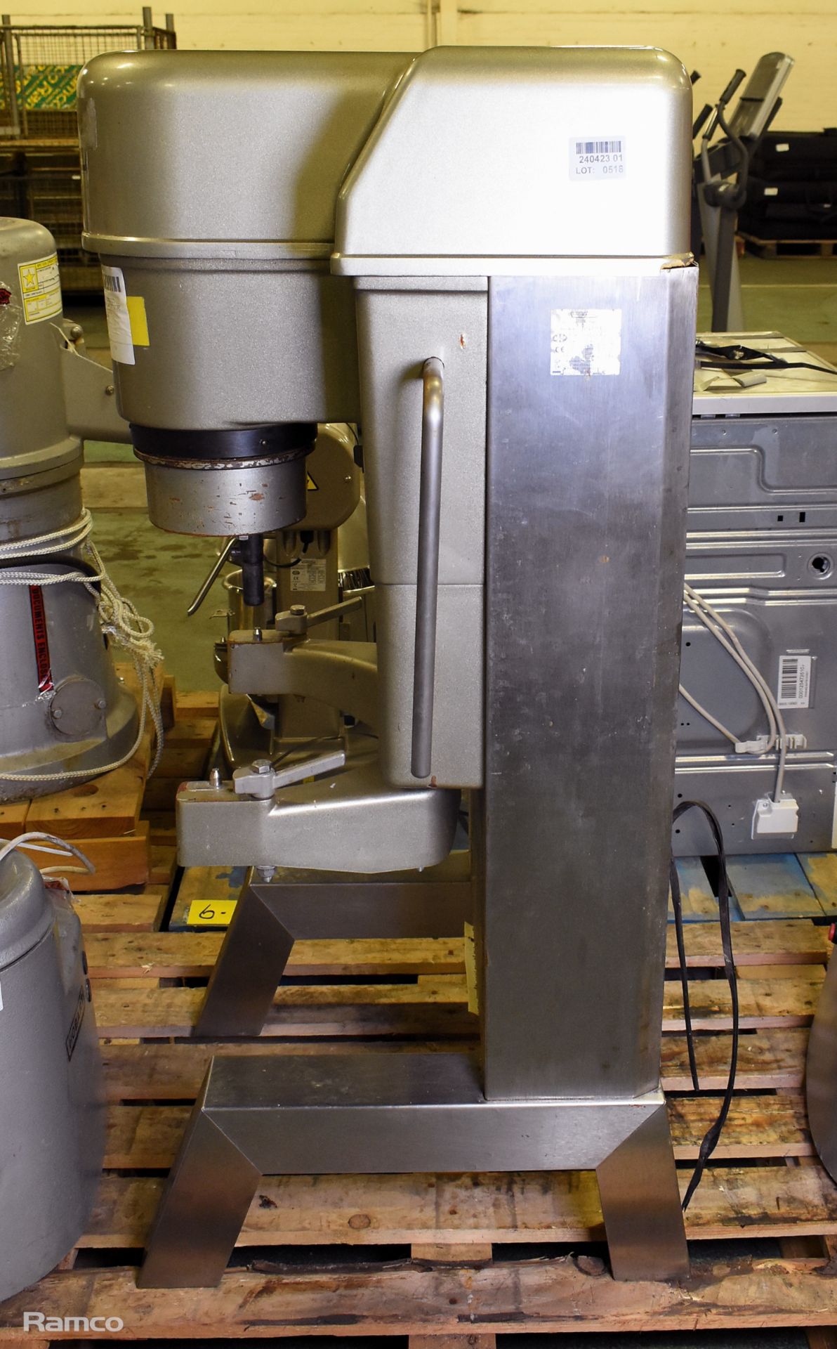 Hobart HSM40 40 quart food mixer - W 700 x D 780 x H 1360 mm - MISSING PARTS - AS SPARES & REPAIRS - Image 9 of 15