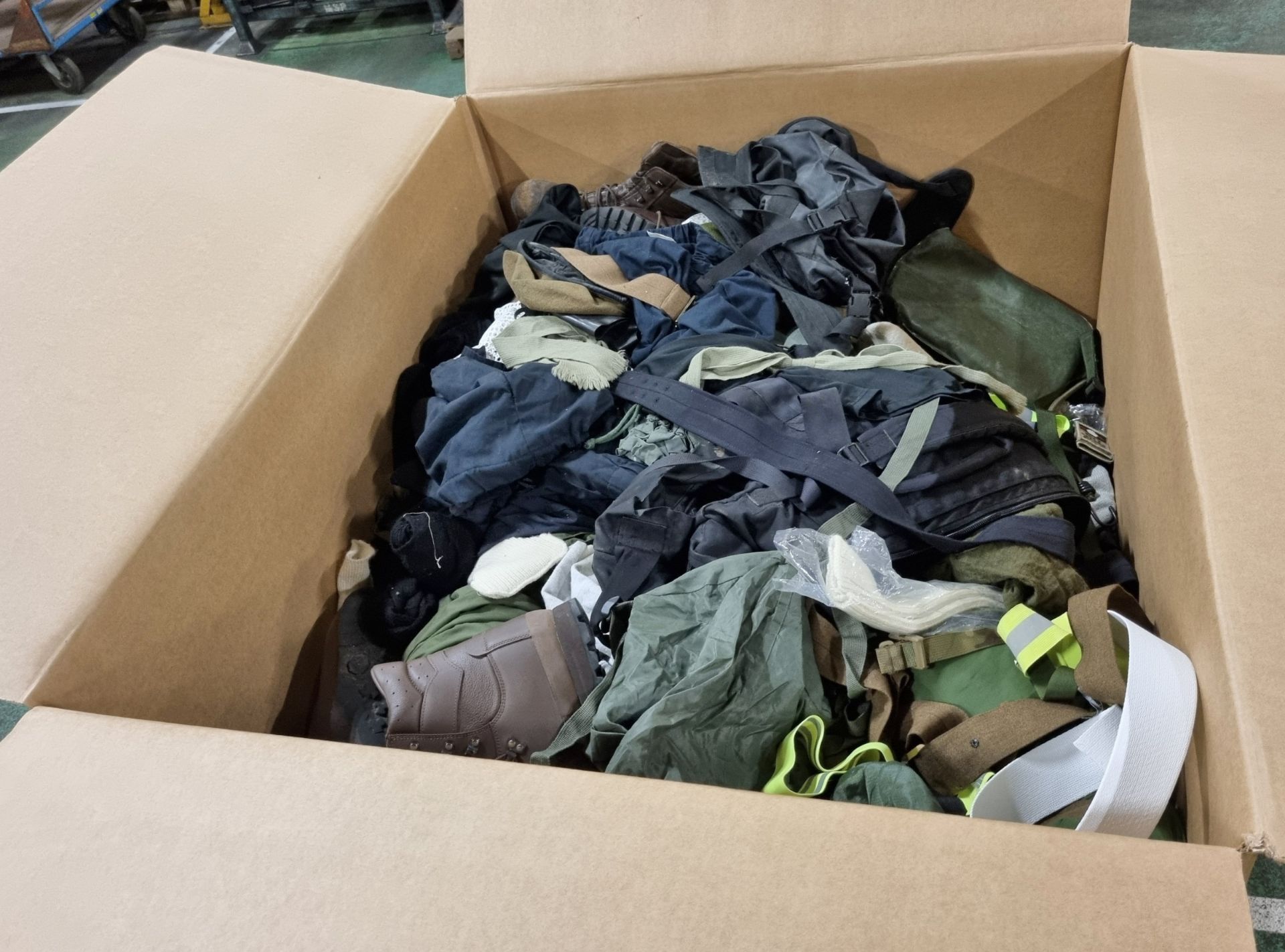 Various types of ex-military clothing The asset shows significant, irreparable damage - 122kg